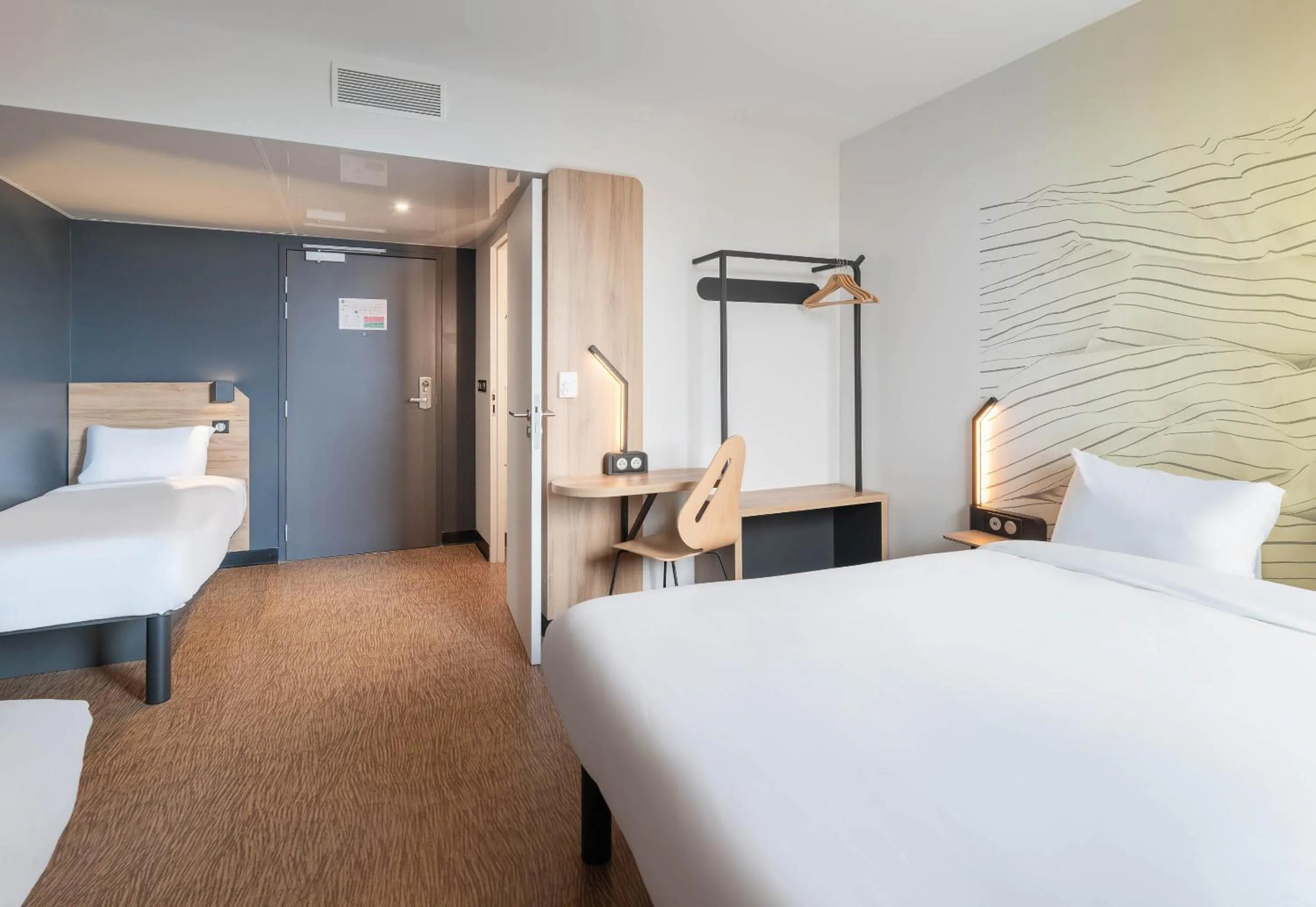 Bedroom, Bed in B&B HOTEL Villefranche-sur-Saône Sud