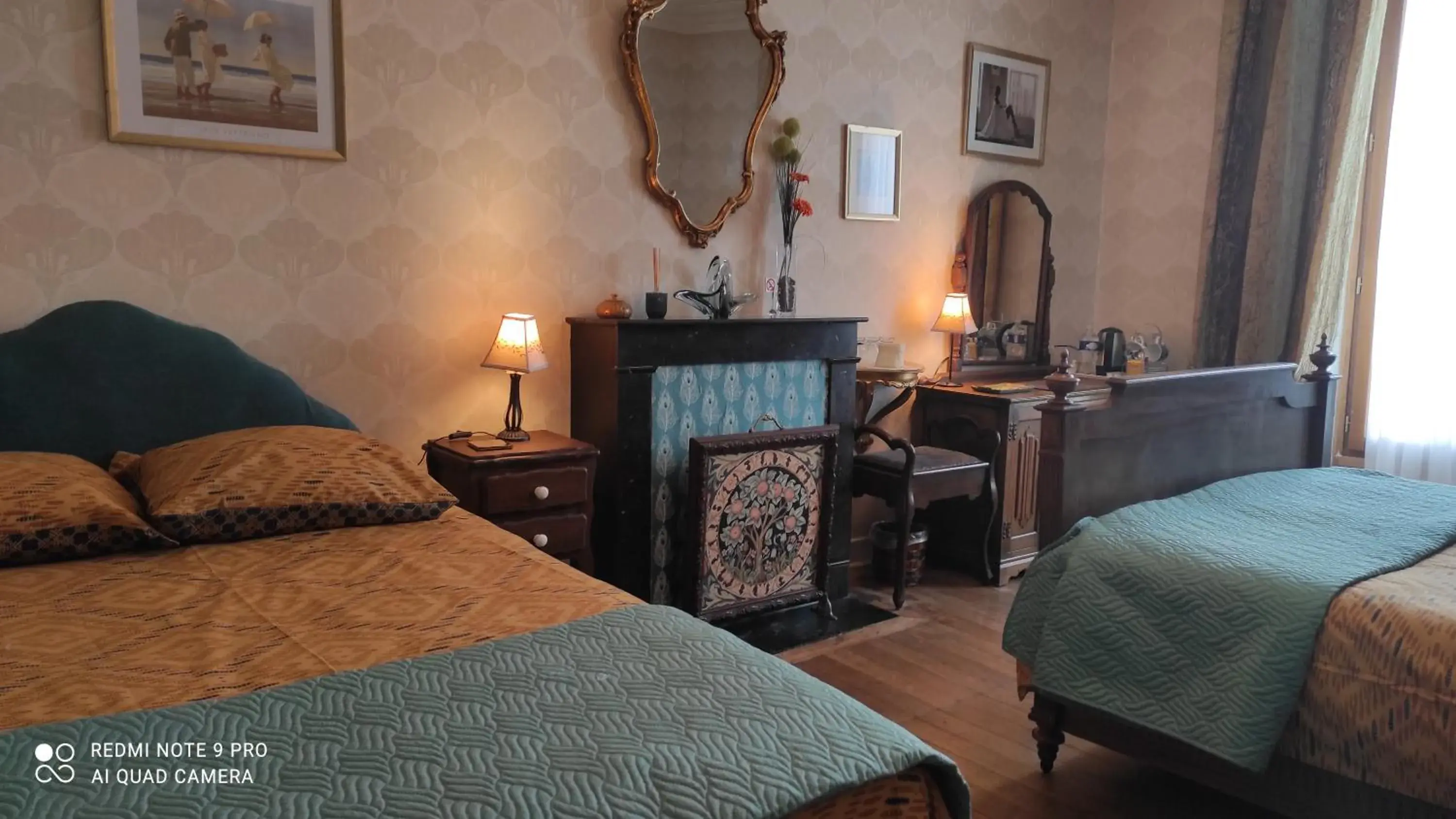 Family Room with Garden View in Chez Beaumont Family Room with Garden View in Chez Beaumont