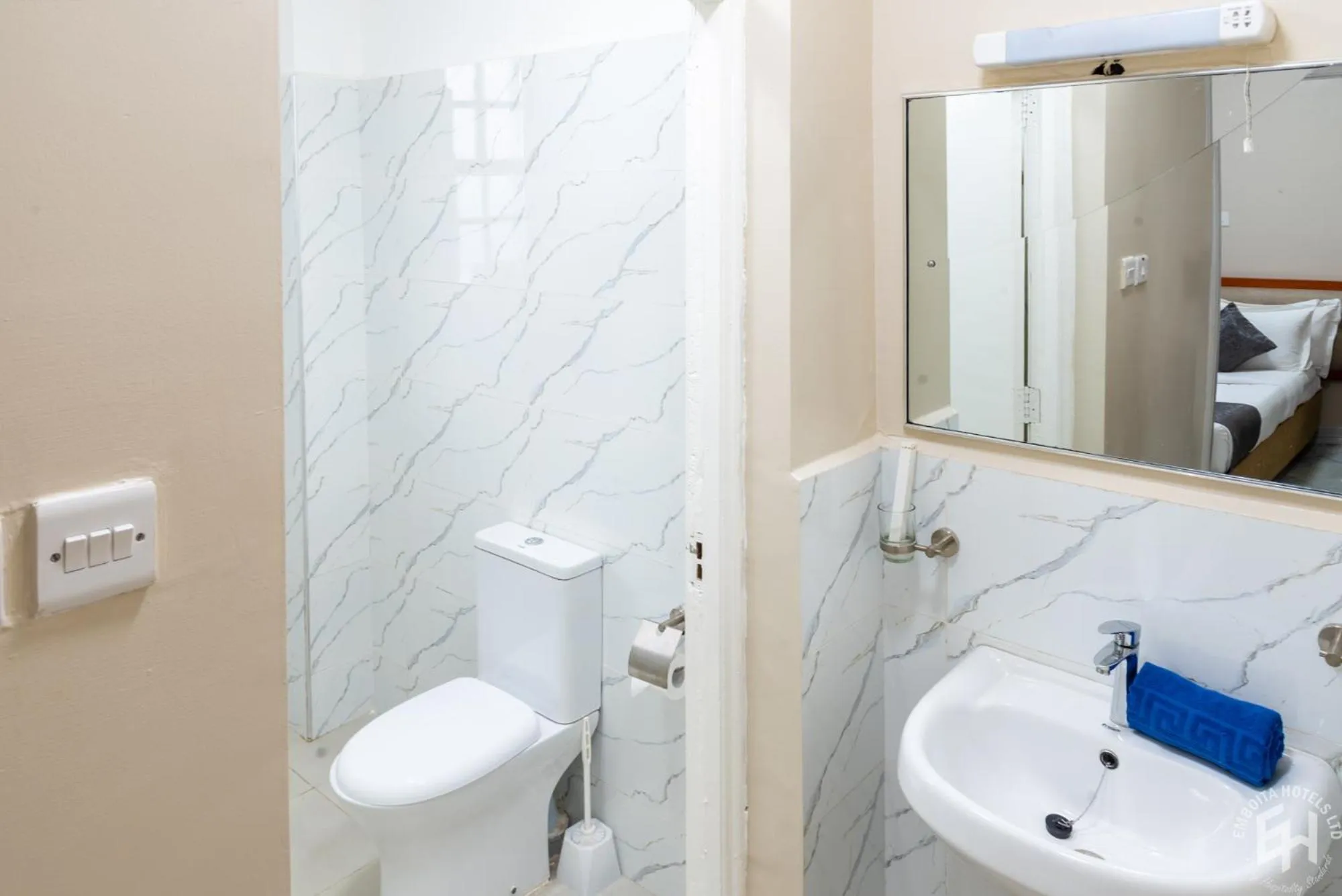 Standard Double Room - single occupancy in Emboita Hotel Limited