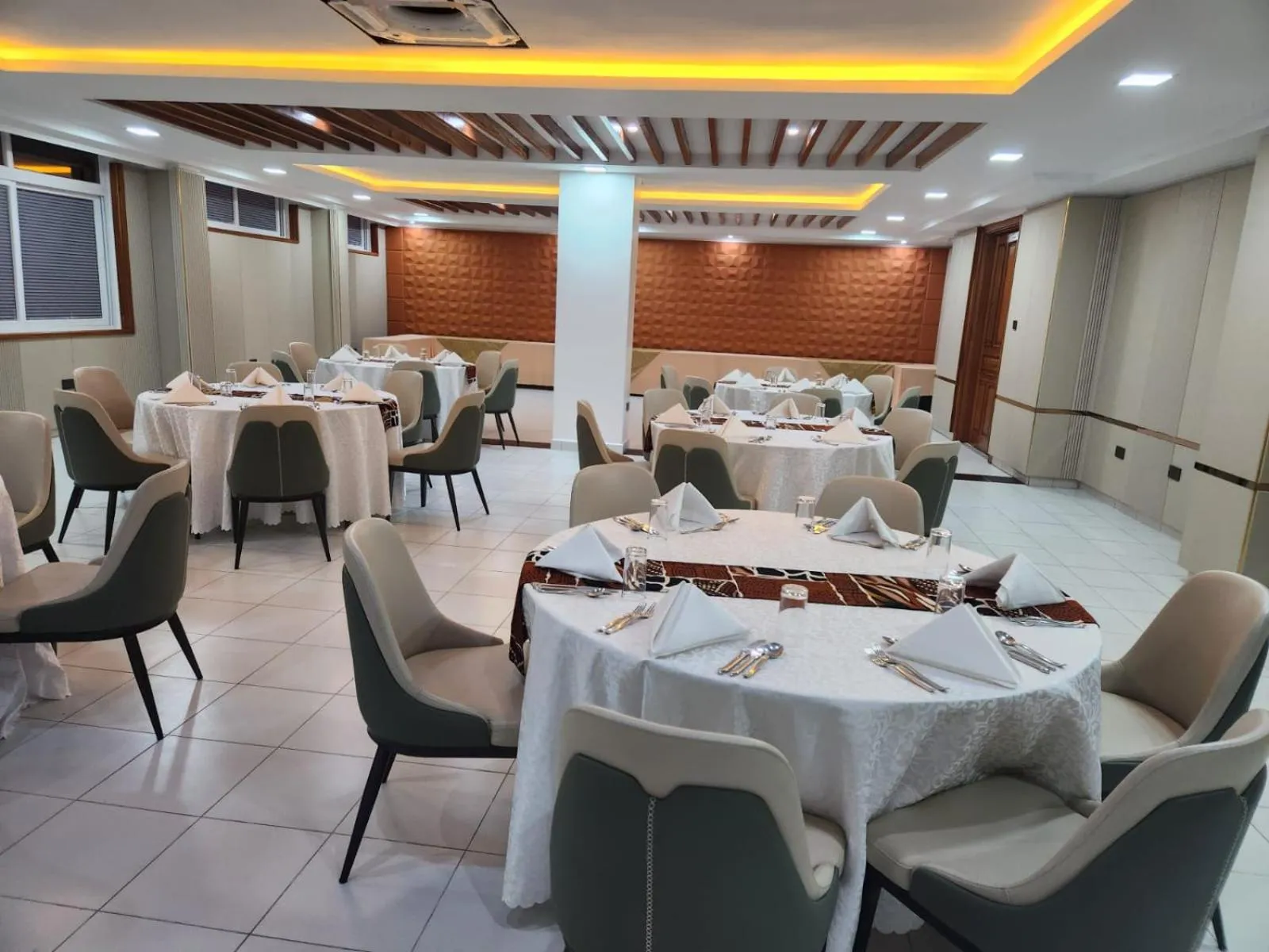 Emboita Hotel Limited