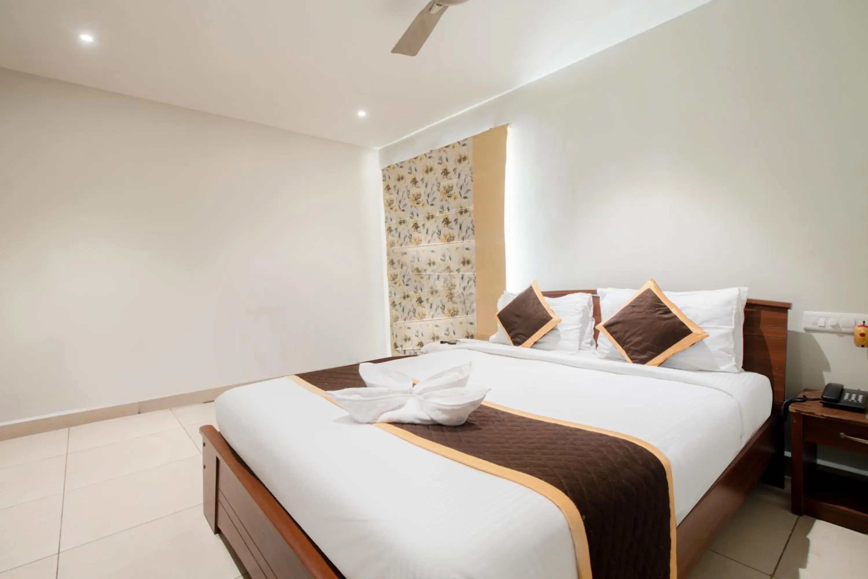 Deluxe Room - single occupancy in beeStay Hotels MG Road Vijayawada Deluxe Room - single occupancy in beeStay Hotels MG Road Vijayawada