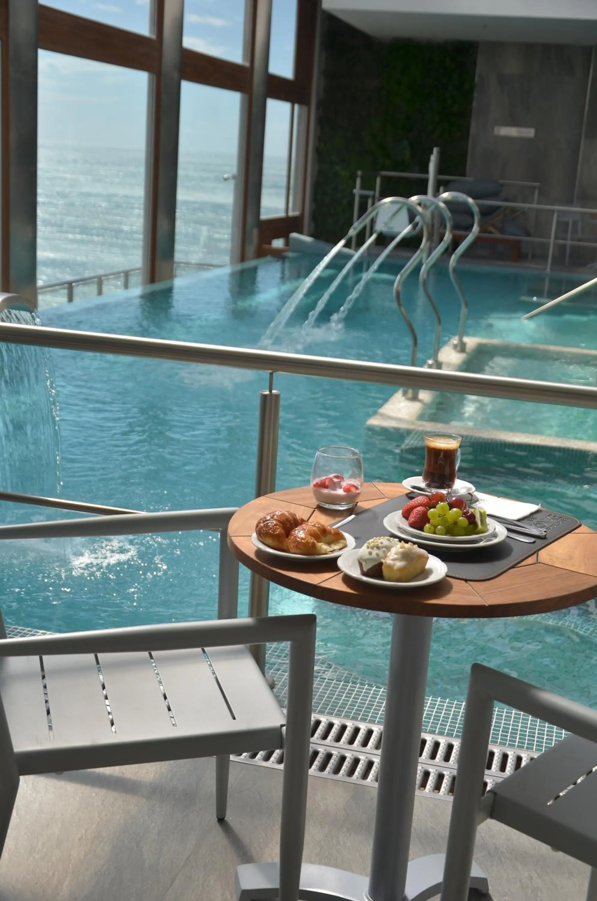 Swimming pool in HOTEL KONKE MAR DEL PLATA