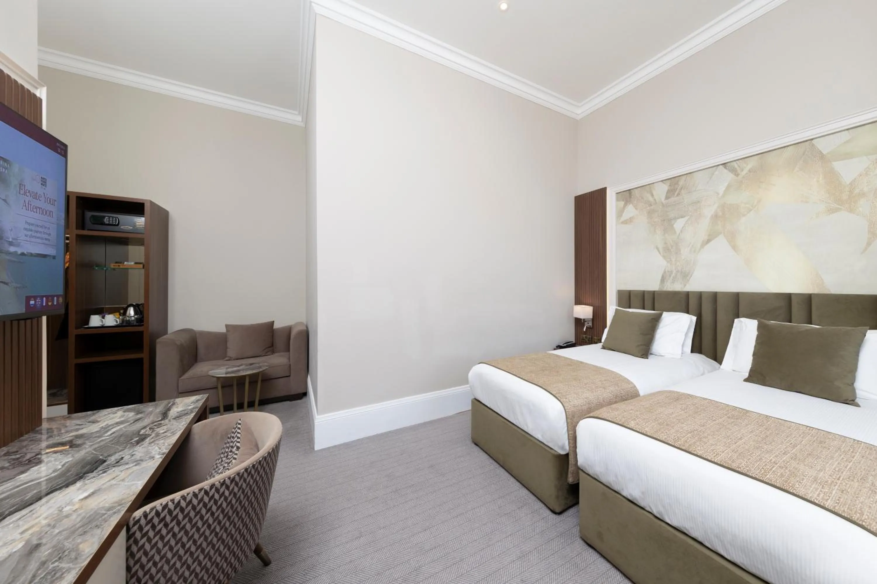 View (from property/room), Bed in Best Western Premier Dover Marina Hotel & Spa