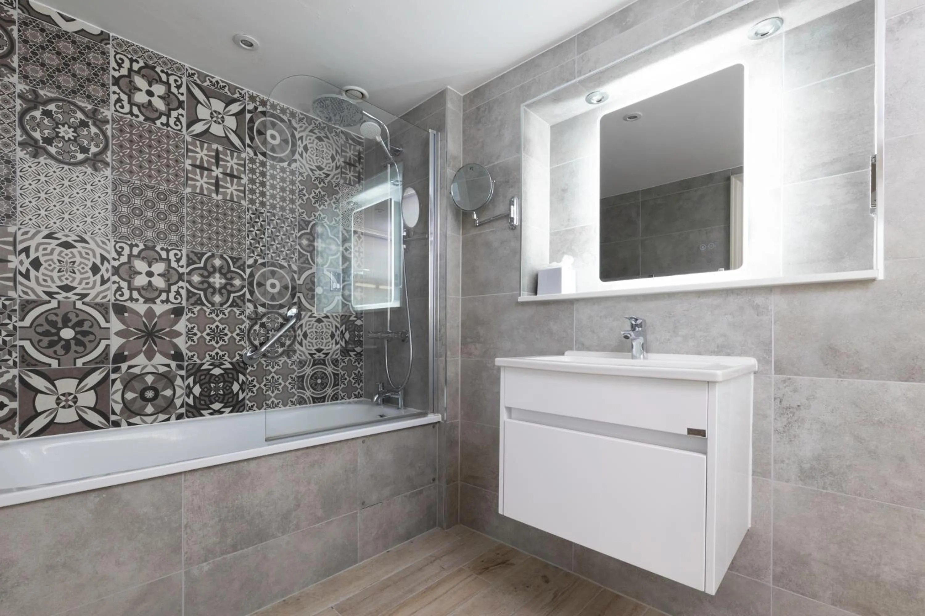 Bathroom in Best Western Premier Dover Marina Hotel & Spa