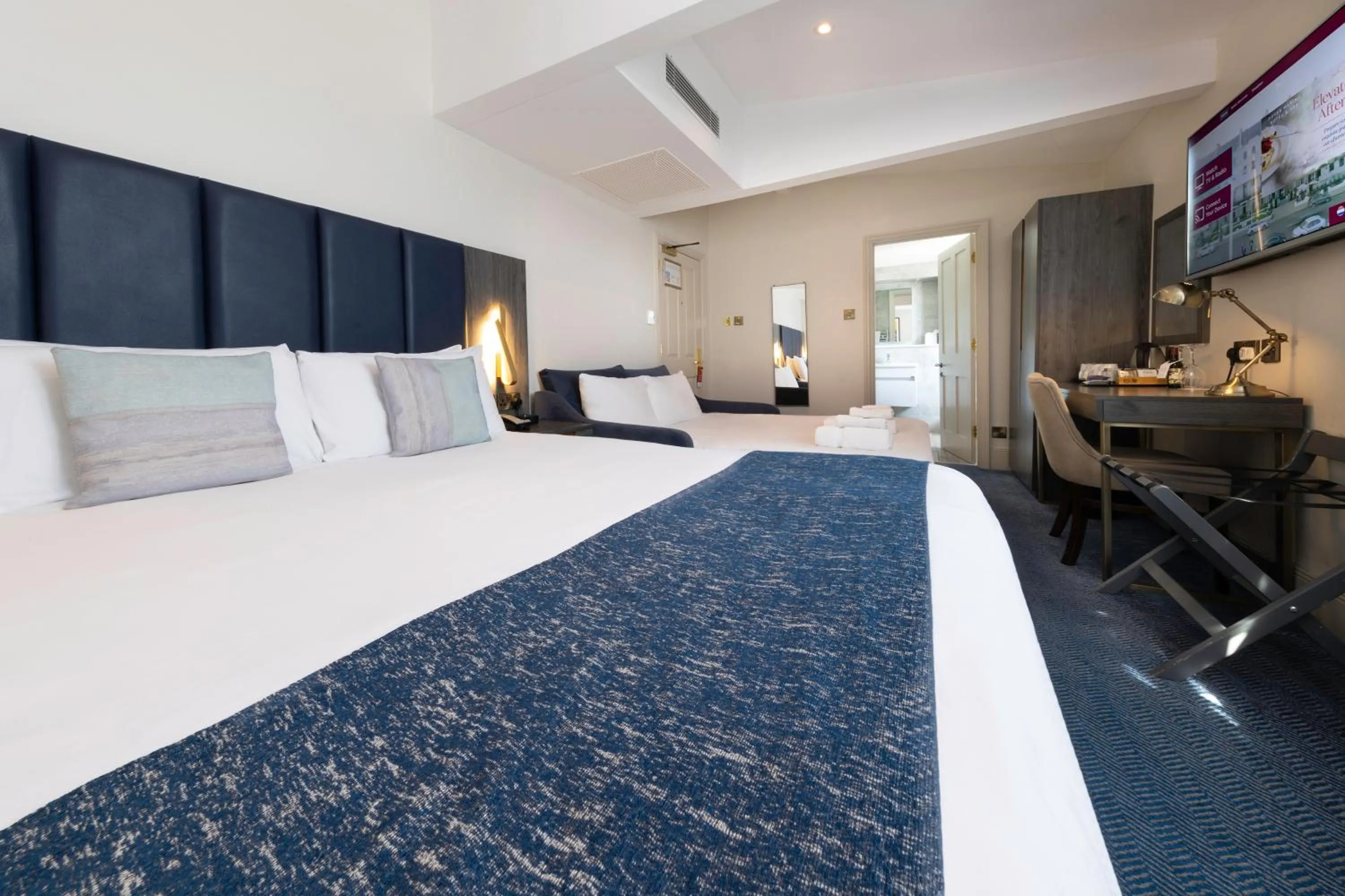 View (from property/room), Bed in Best Western Premier Dover Marina Hotel & Spa