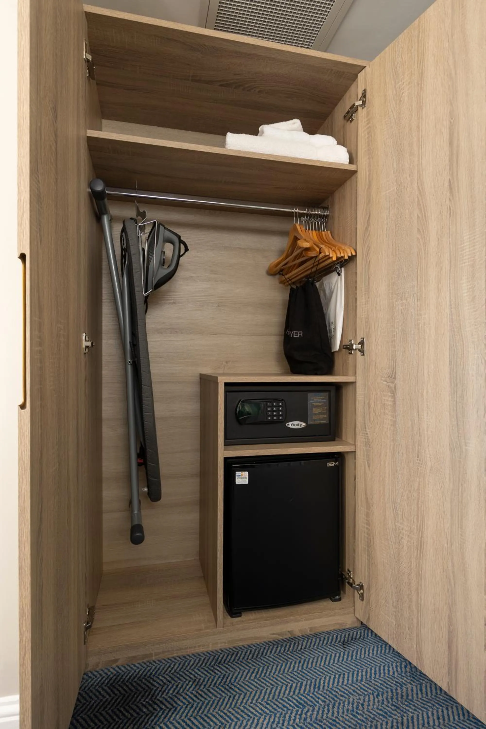 safe in Best Western Premier Dover Marina Hotel & Spa