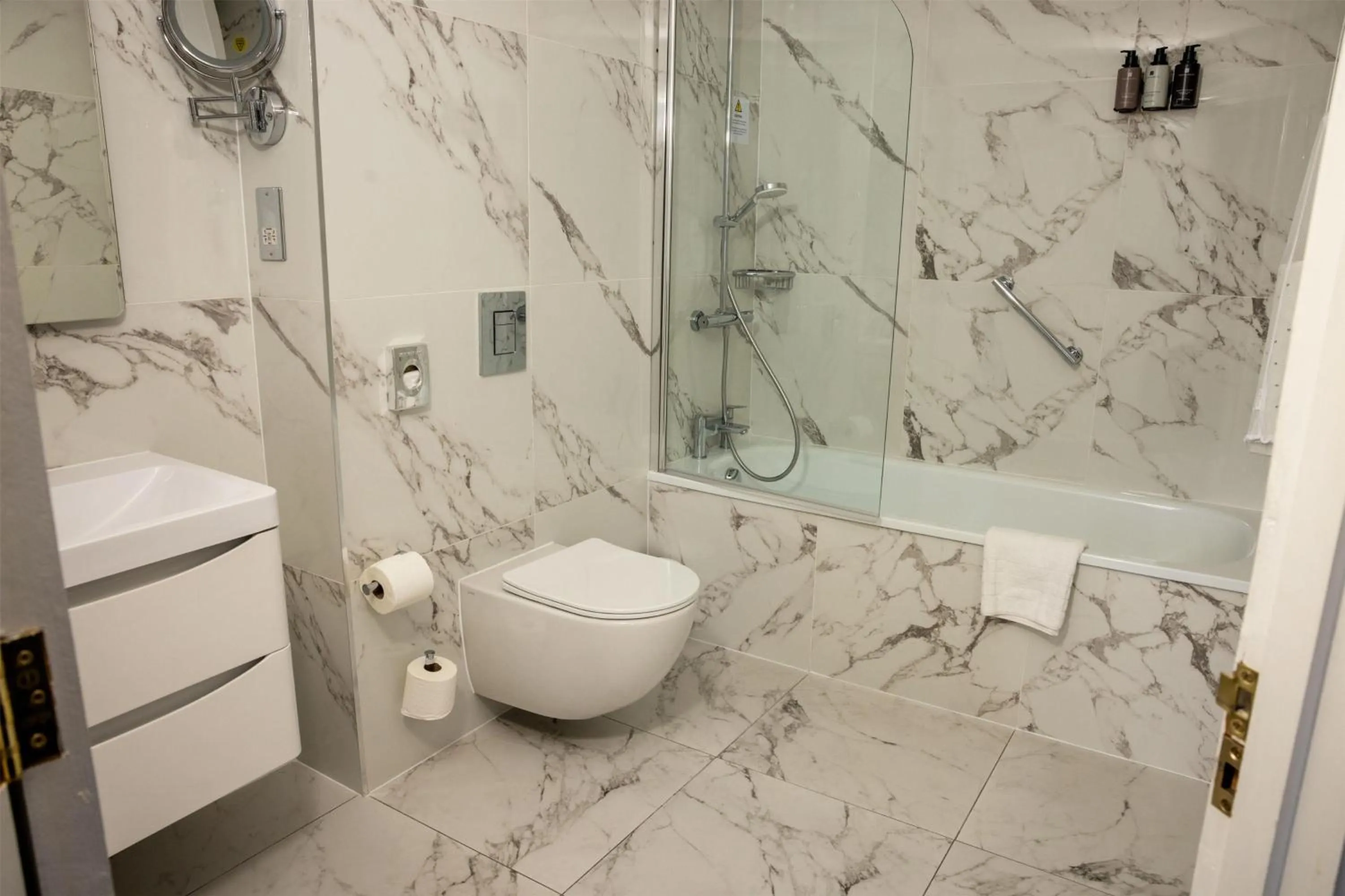 Bathroom in Dover Marina Hotel & Spa, Tapestry Collection by Hilton