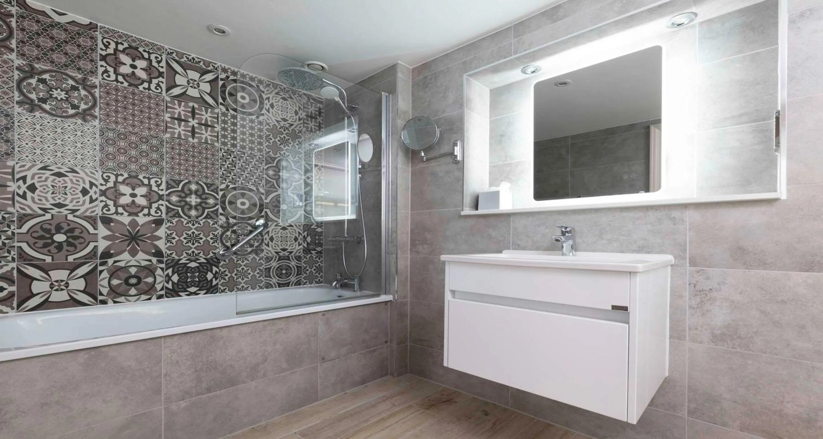 Bathroom in Best Western Premier Dover Marina Hotel & Spa