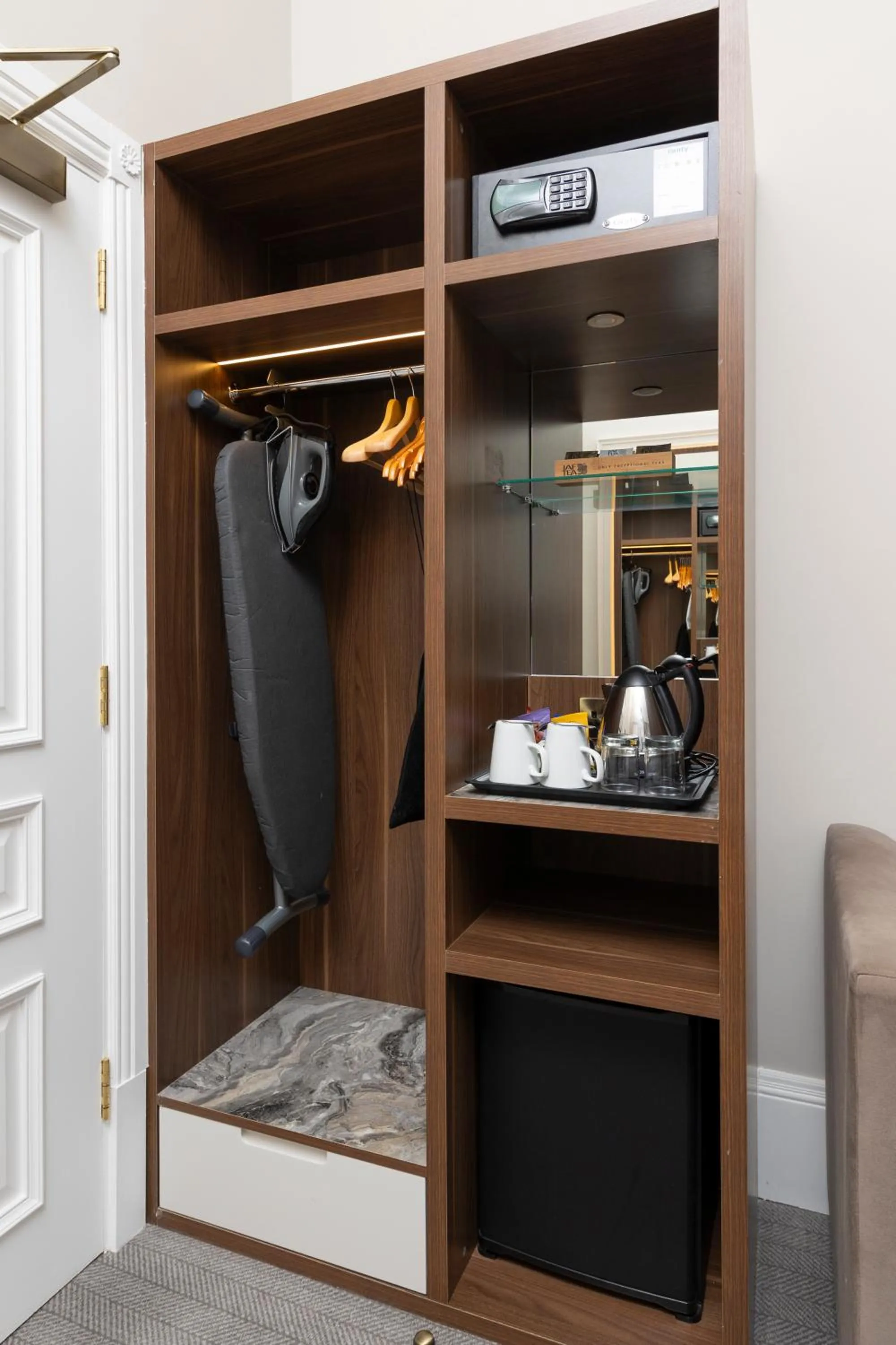 Coffee/tea facilities in Best Western Premier Dover Marina Hotel & Spa