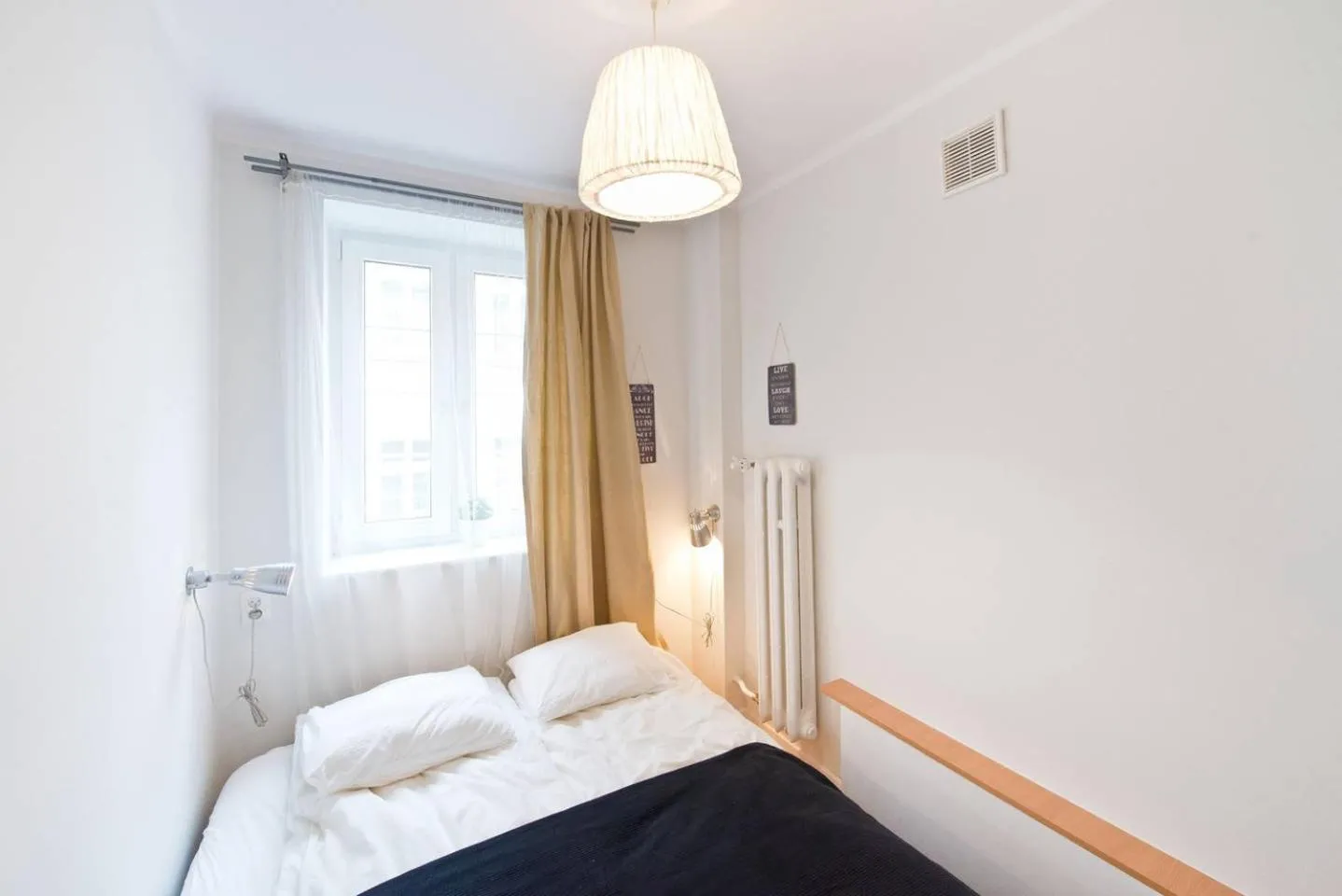Bed in River Side Apartment Old Town