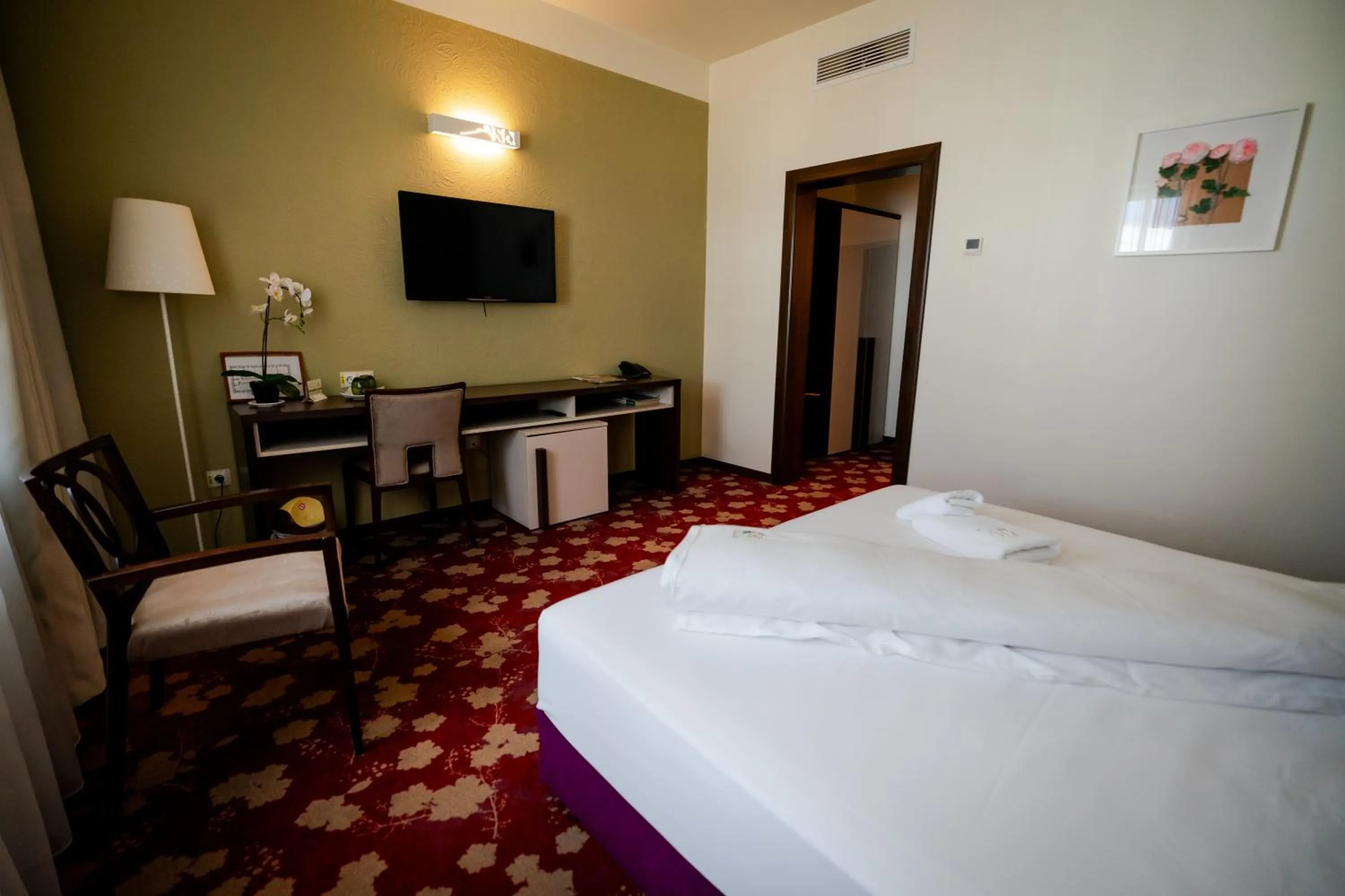 Bed in Hotel Relax Craiova