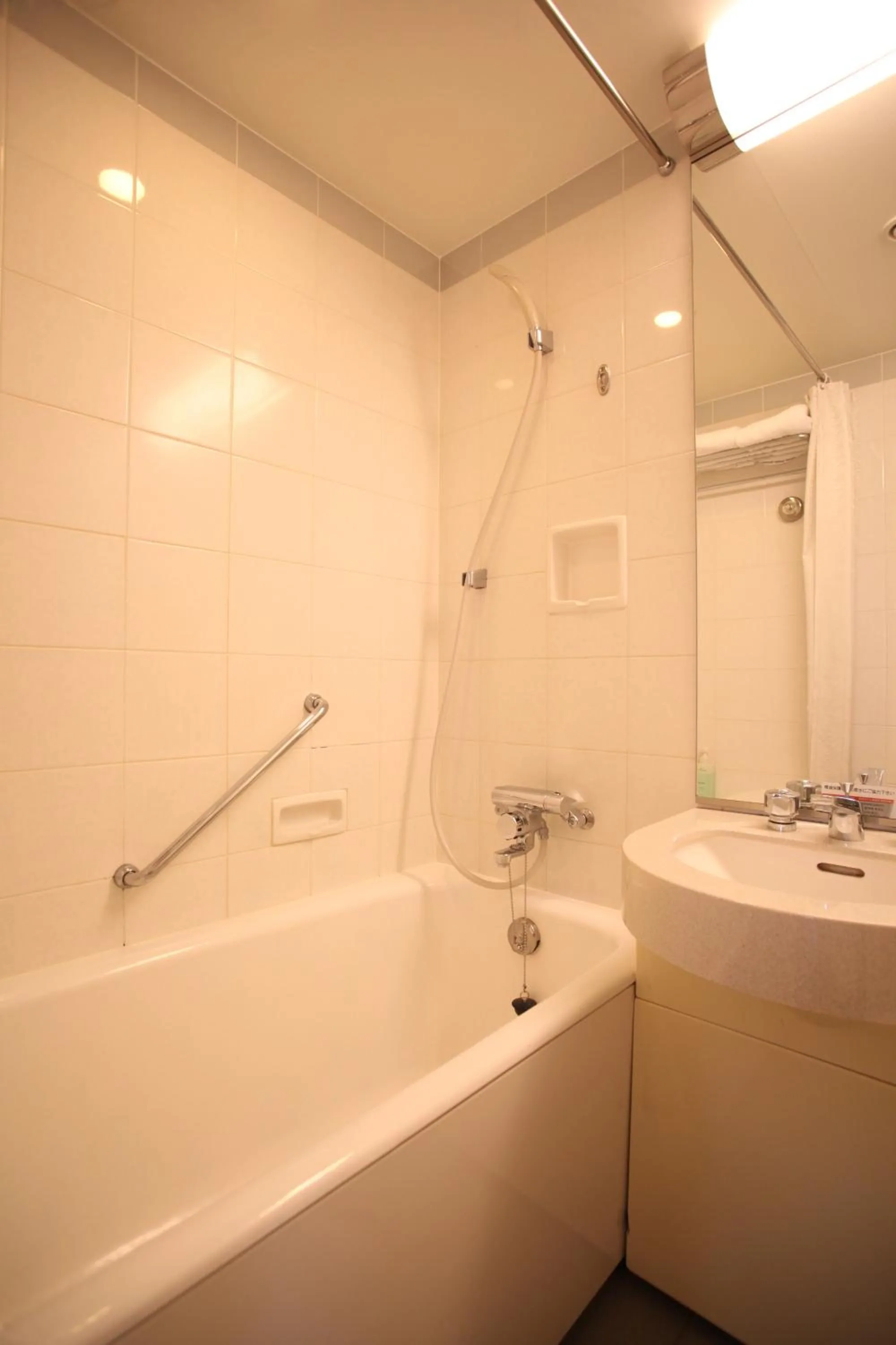 Shower in JR Hotel Clement Takamatsu