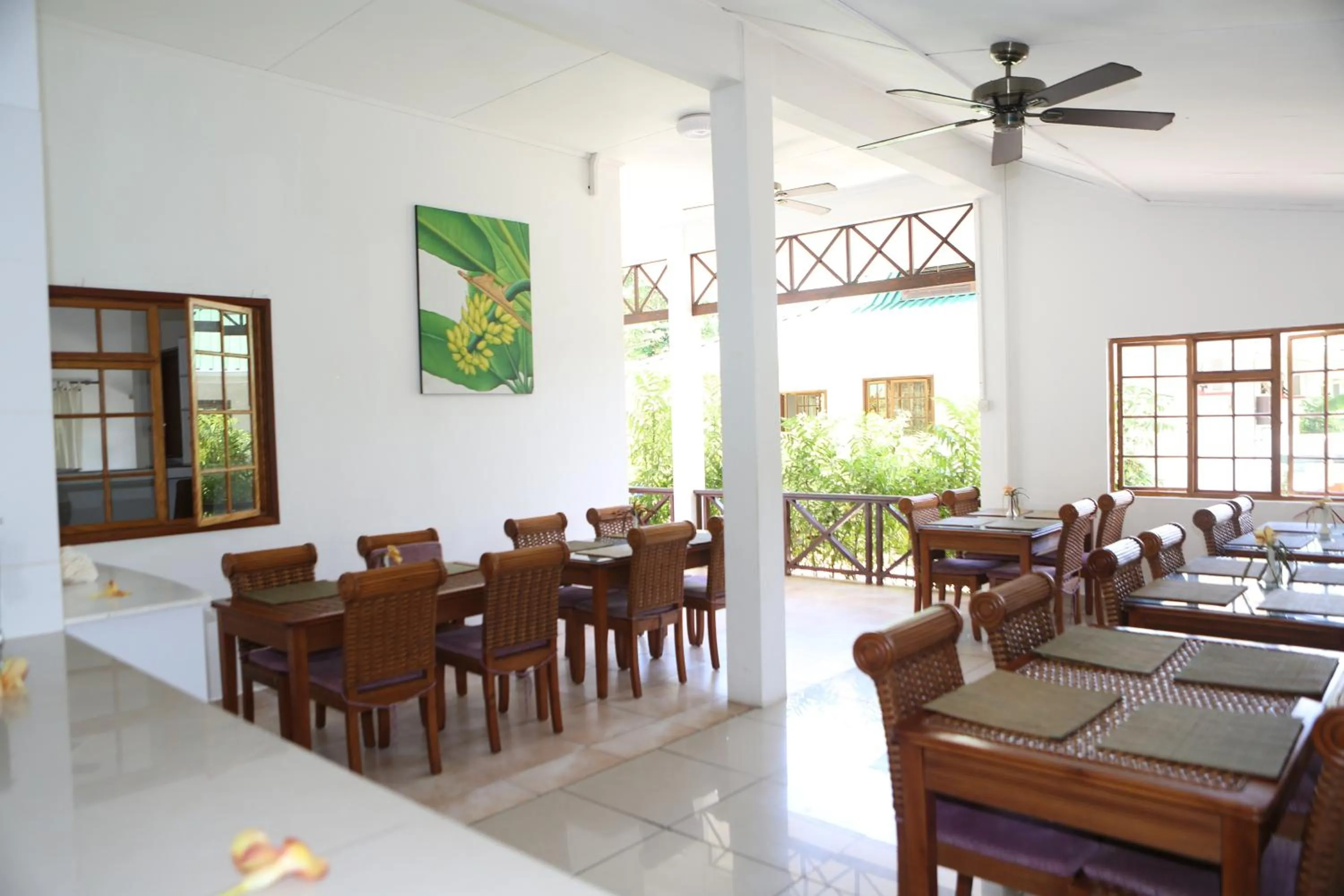 Restaurant/places to eat in Le Surmer Self Catering Chalets