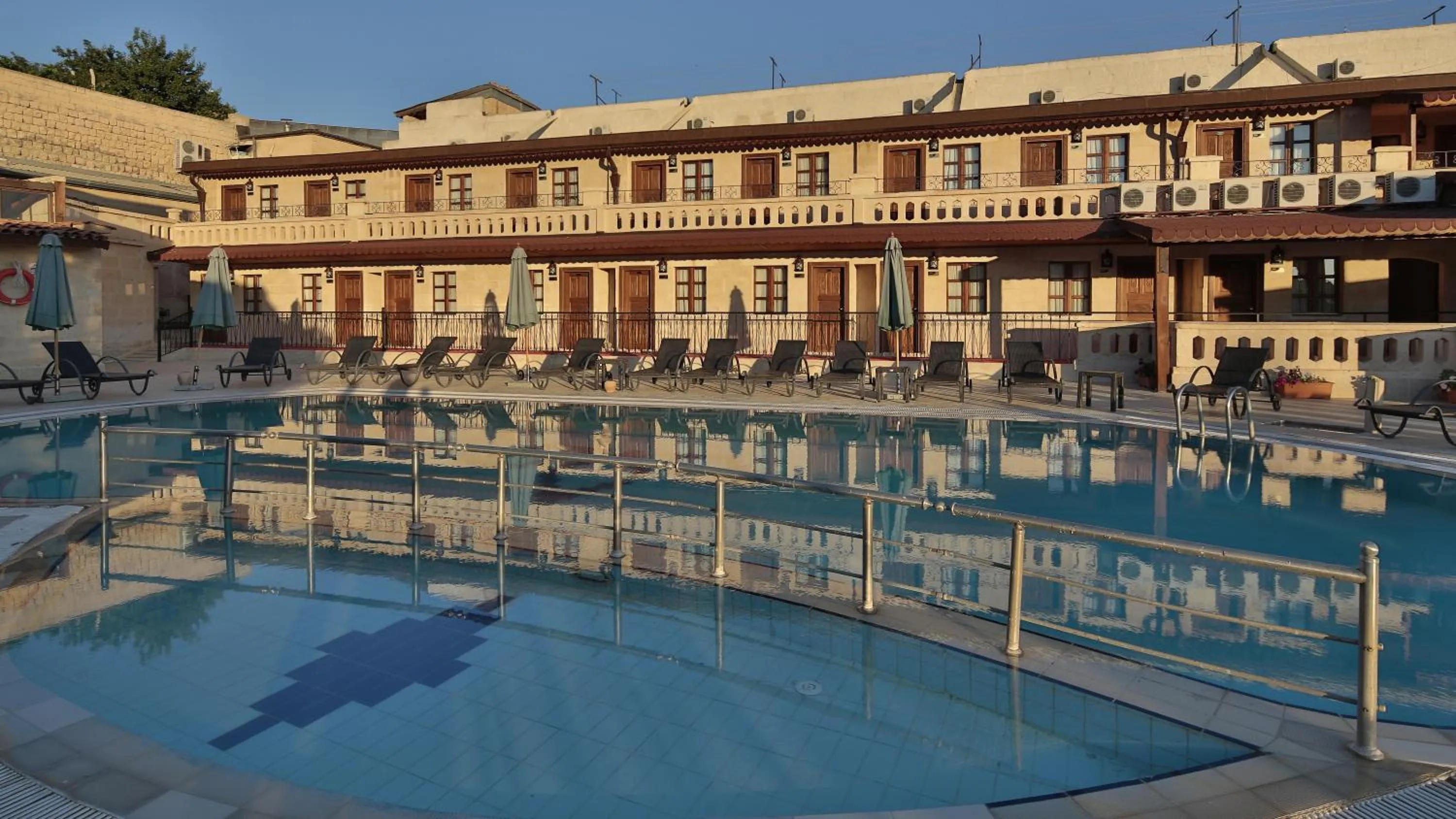 Swimming pool in Burcu Kaya Hotel