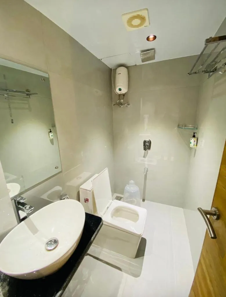 HOTEL AMBER PARAMOUNT