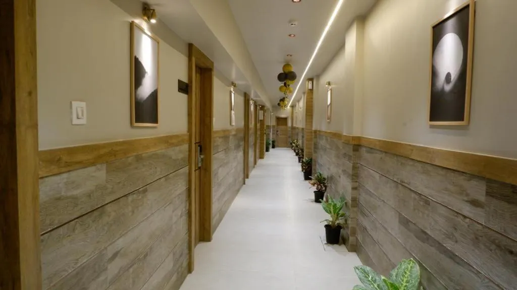 HOTEL AMBER PARAMOUNT