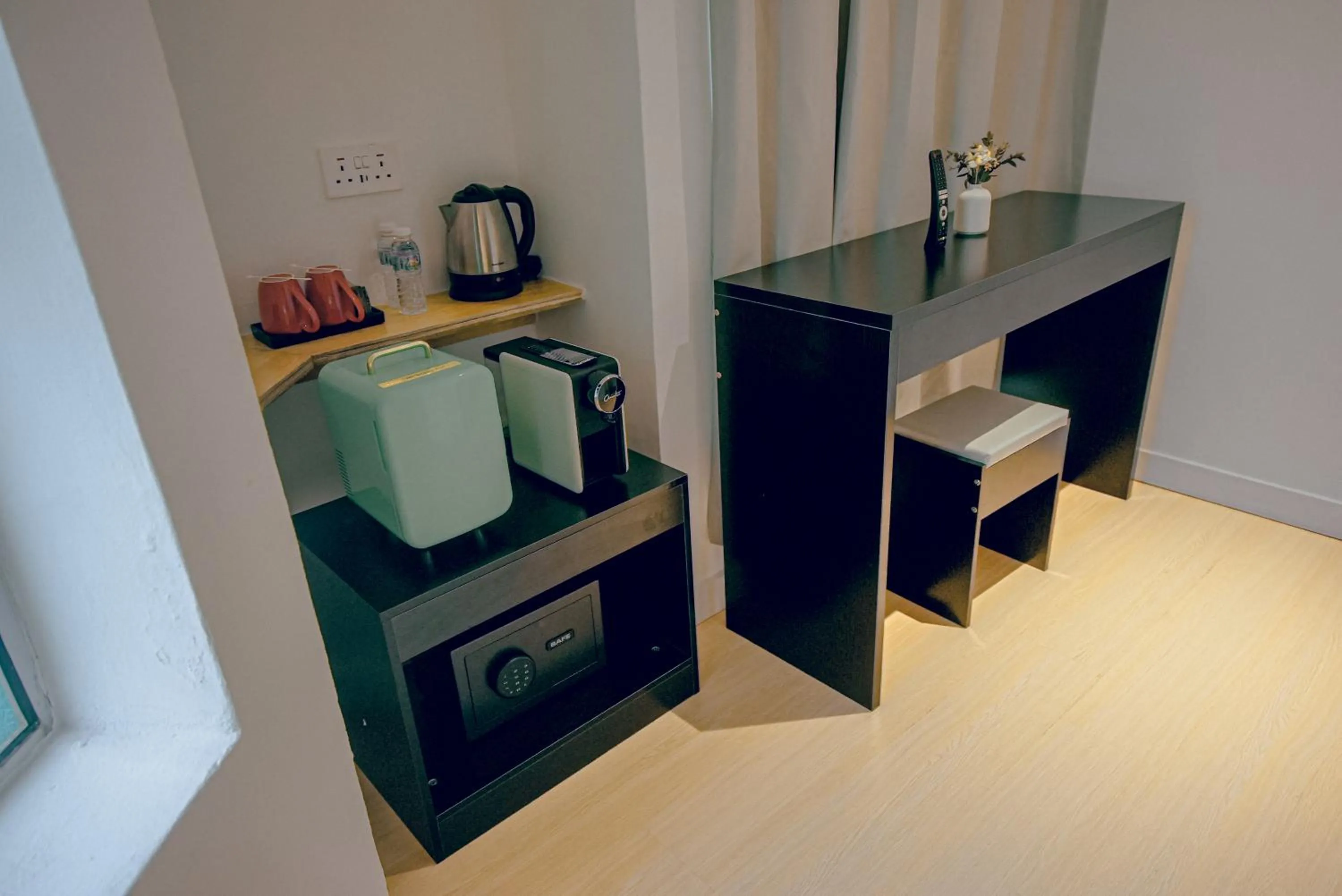 Coffee/tea facilities in Double H Boutique Hotel