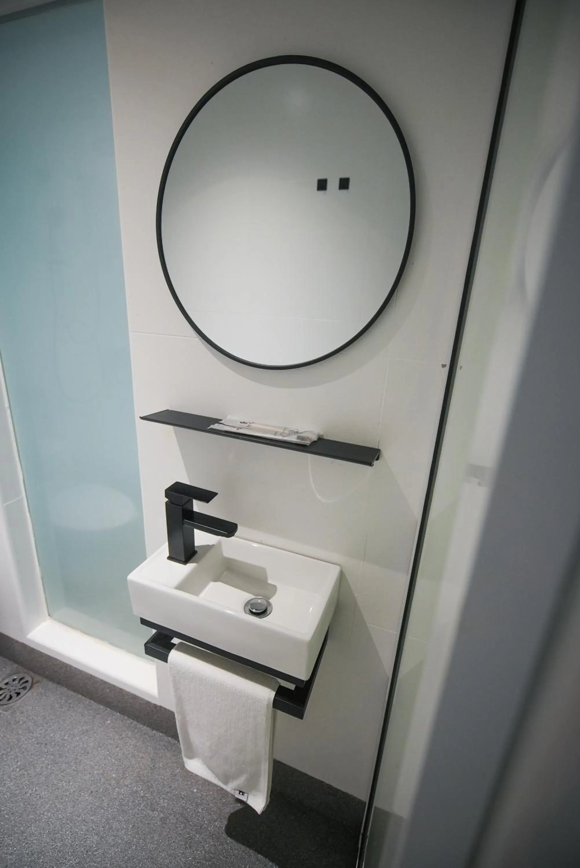 Toilet in Double H Boutique Hotel