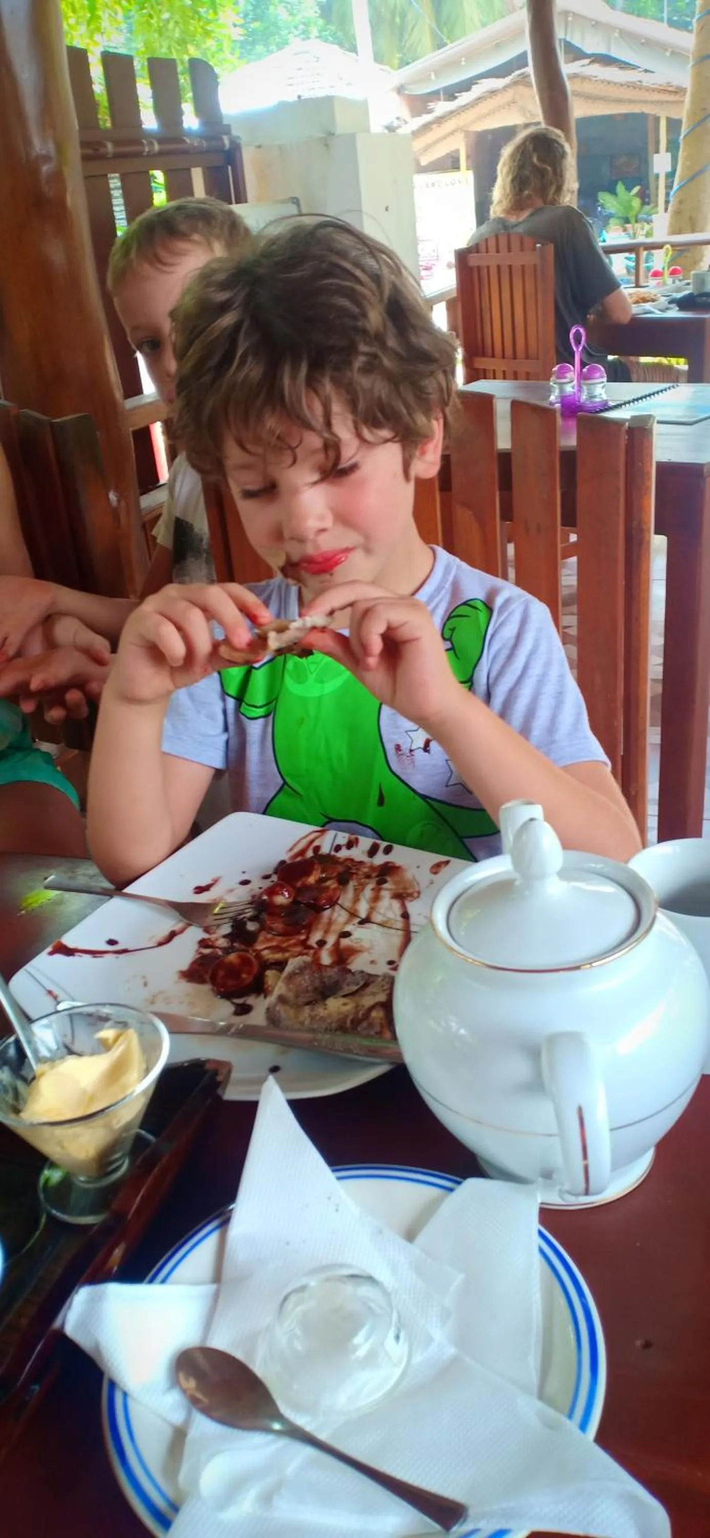 SURF & SAND Hotel Arugambay