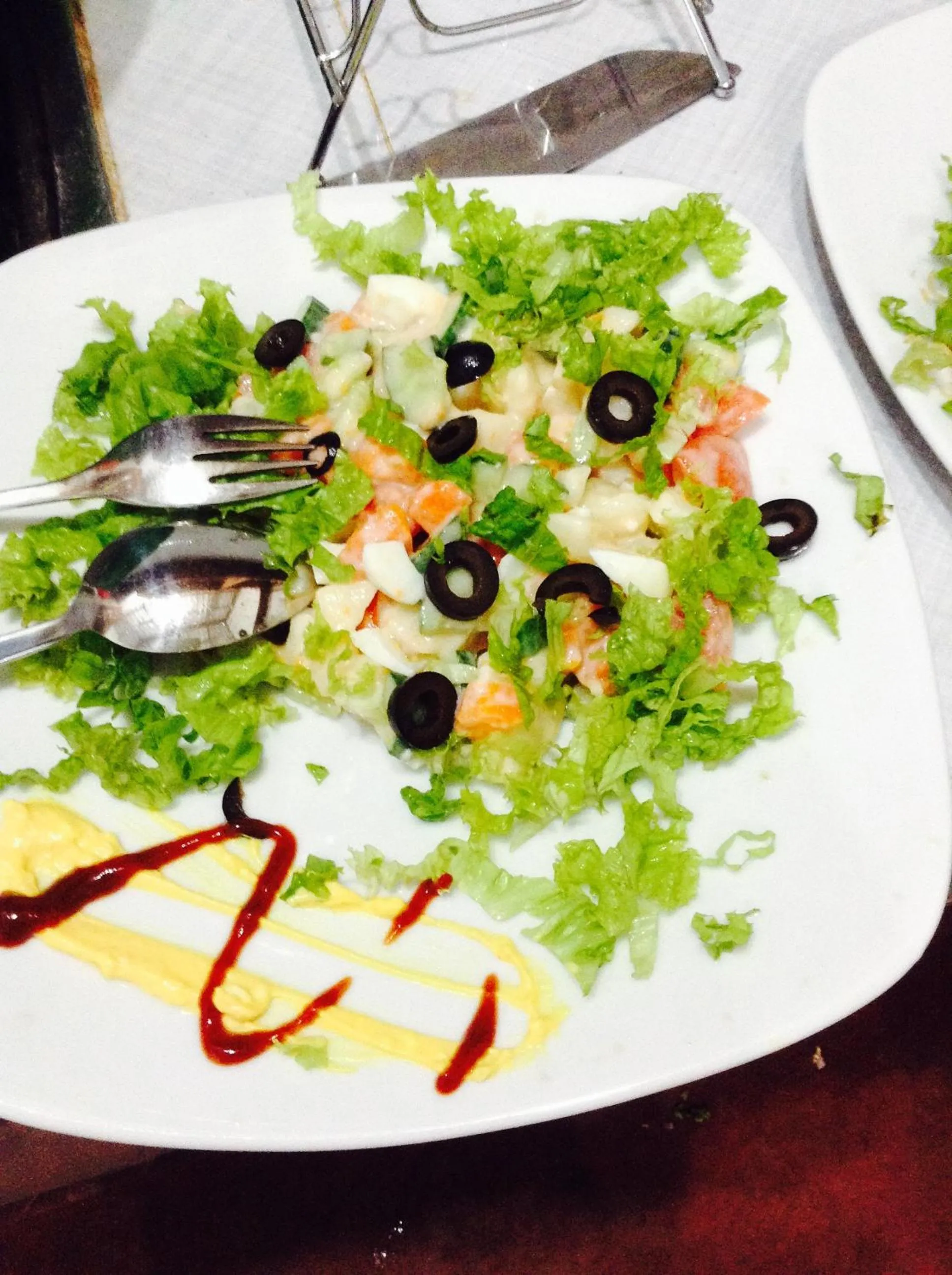 Food and drinks in SURF & SAND Hotel Arugambay