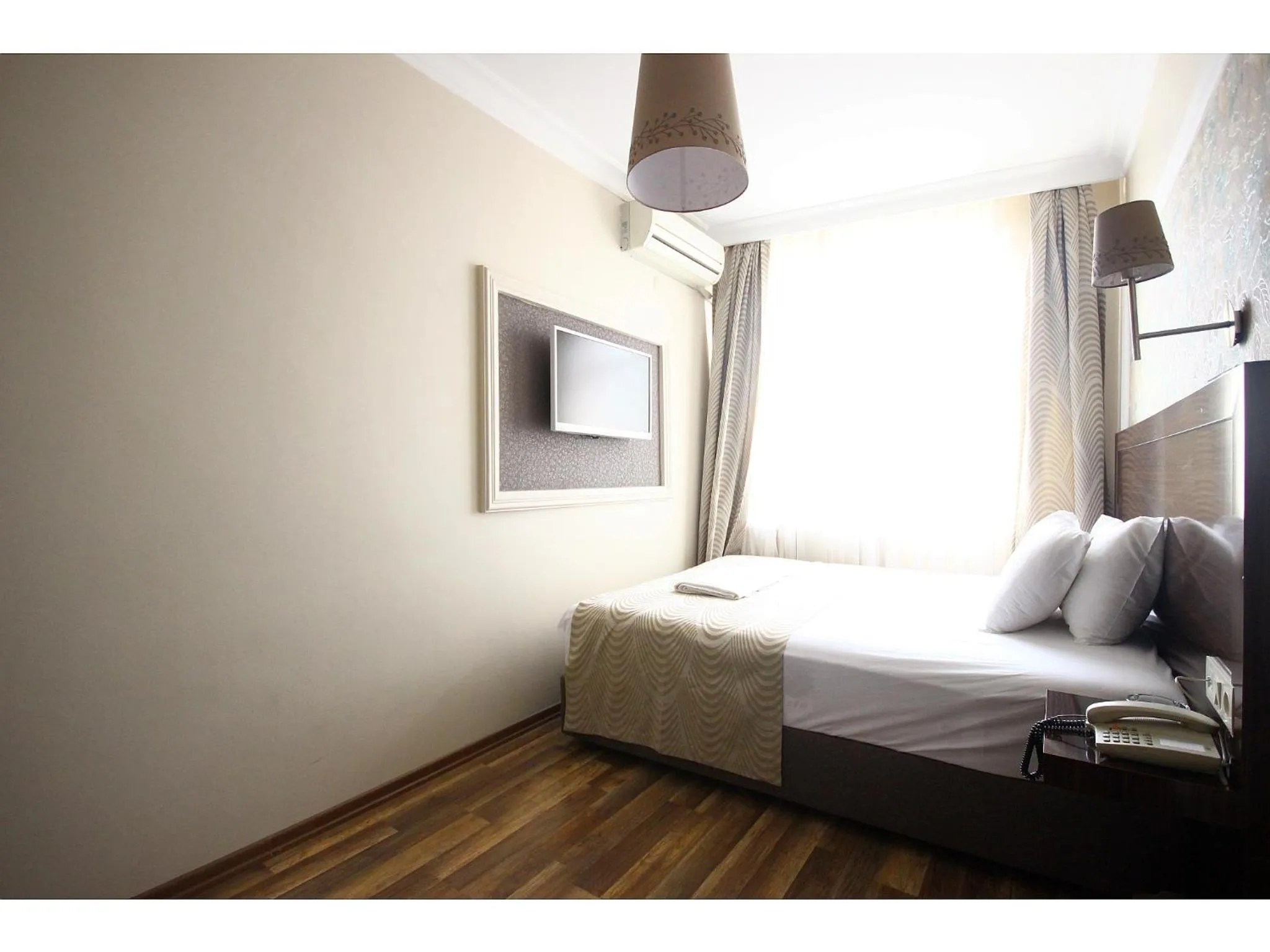 Bedroom, Bed in Venus Hotel Taksim