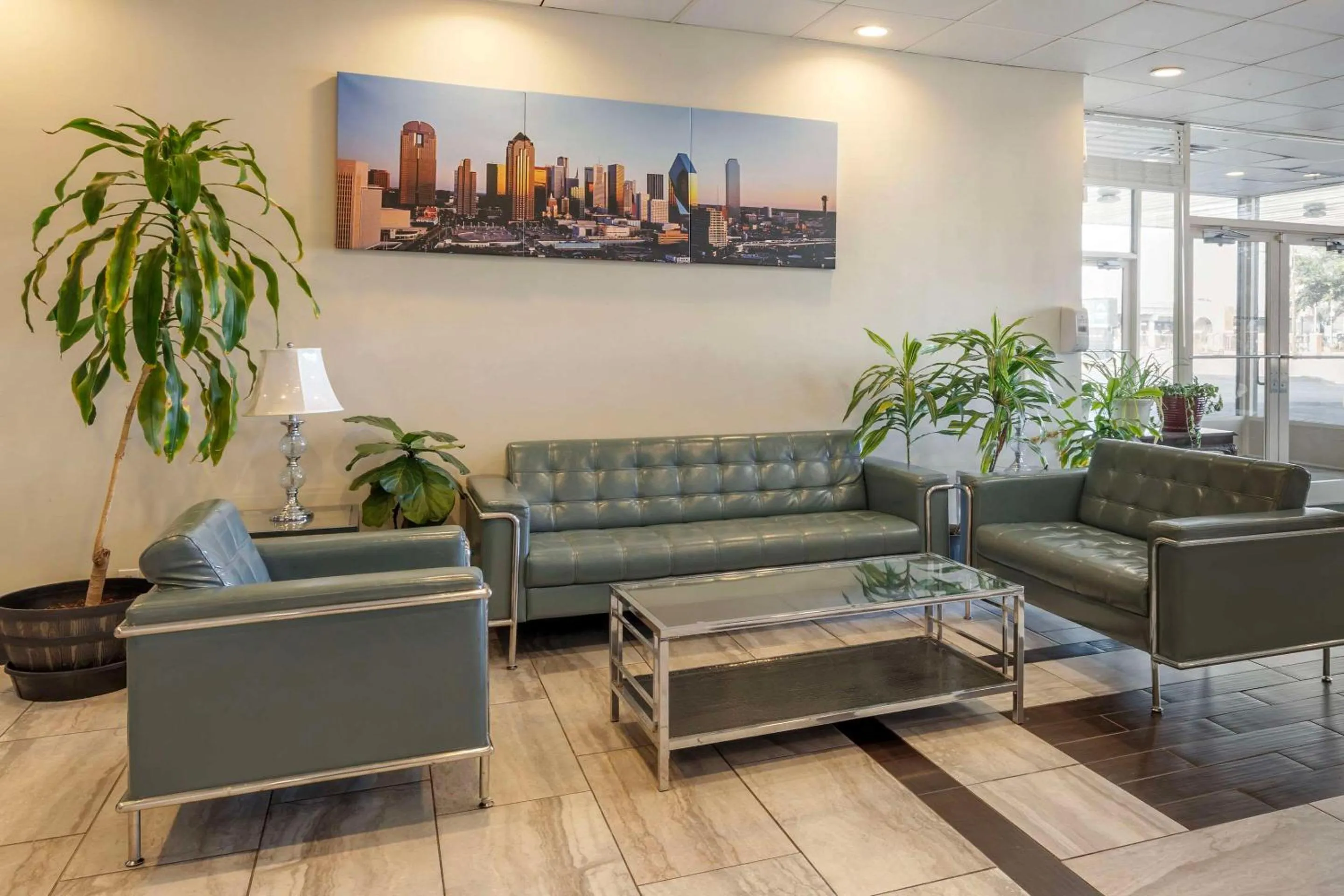 Lobby or reception in Suburban Studios Gainesville