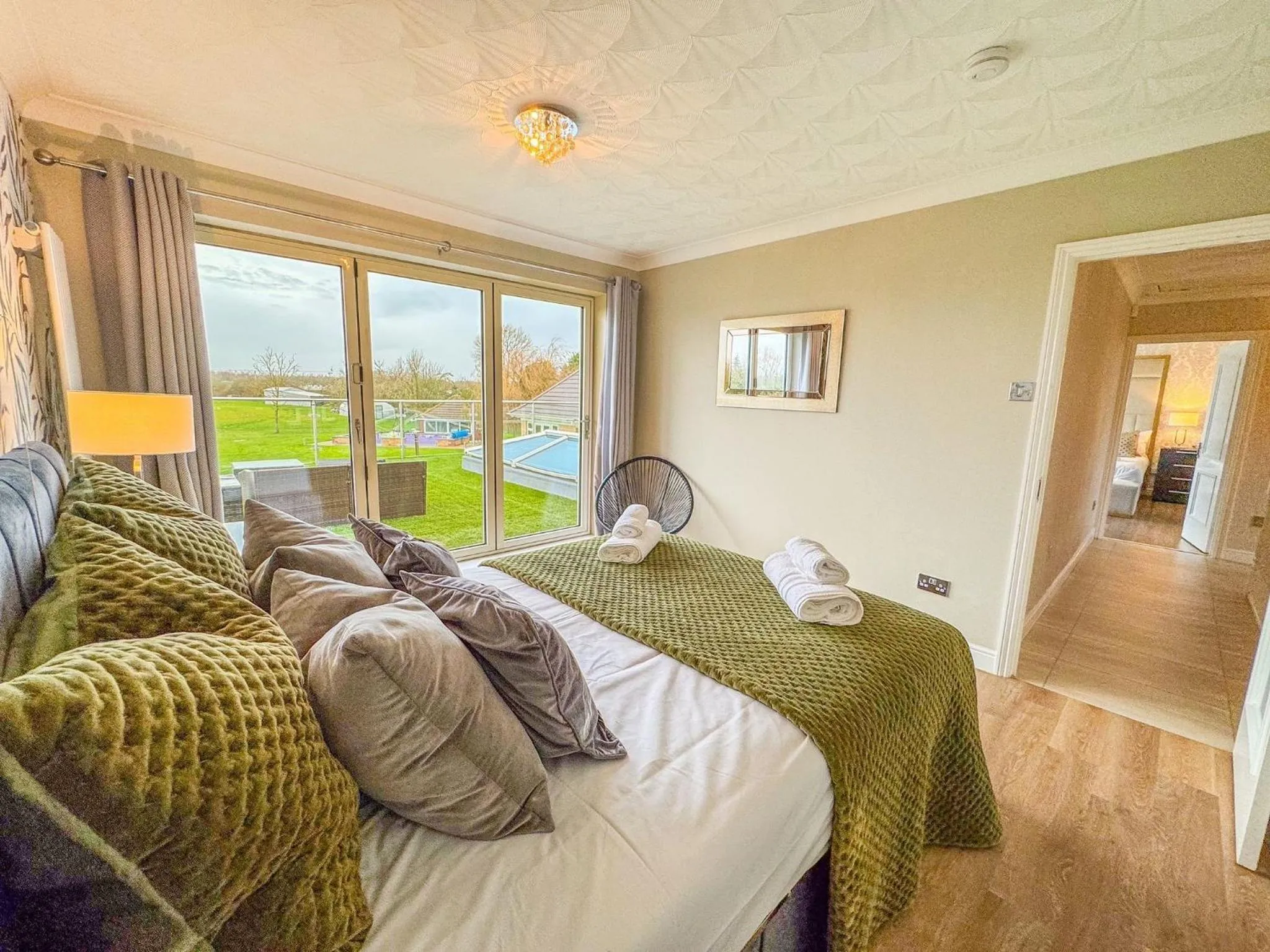 Bedroom, Bed in The Firs