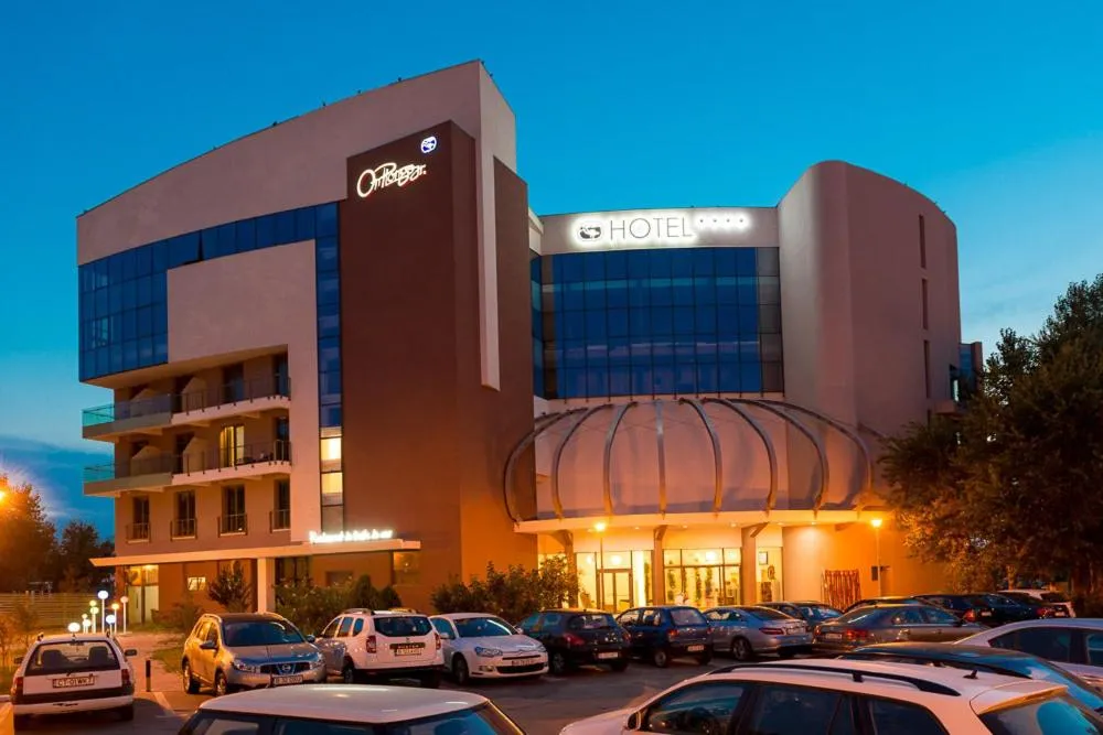 Facade/entrance in Hotel On Plonge Junior