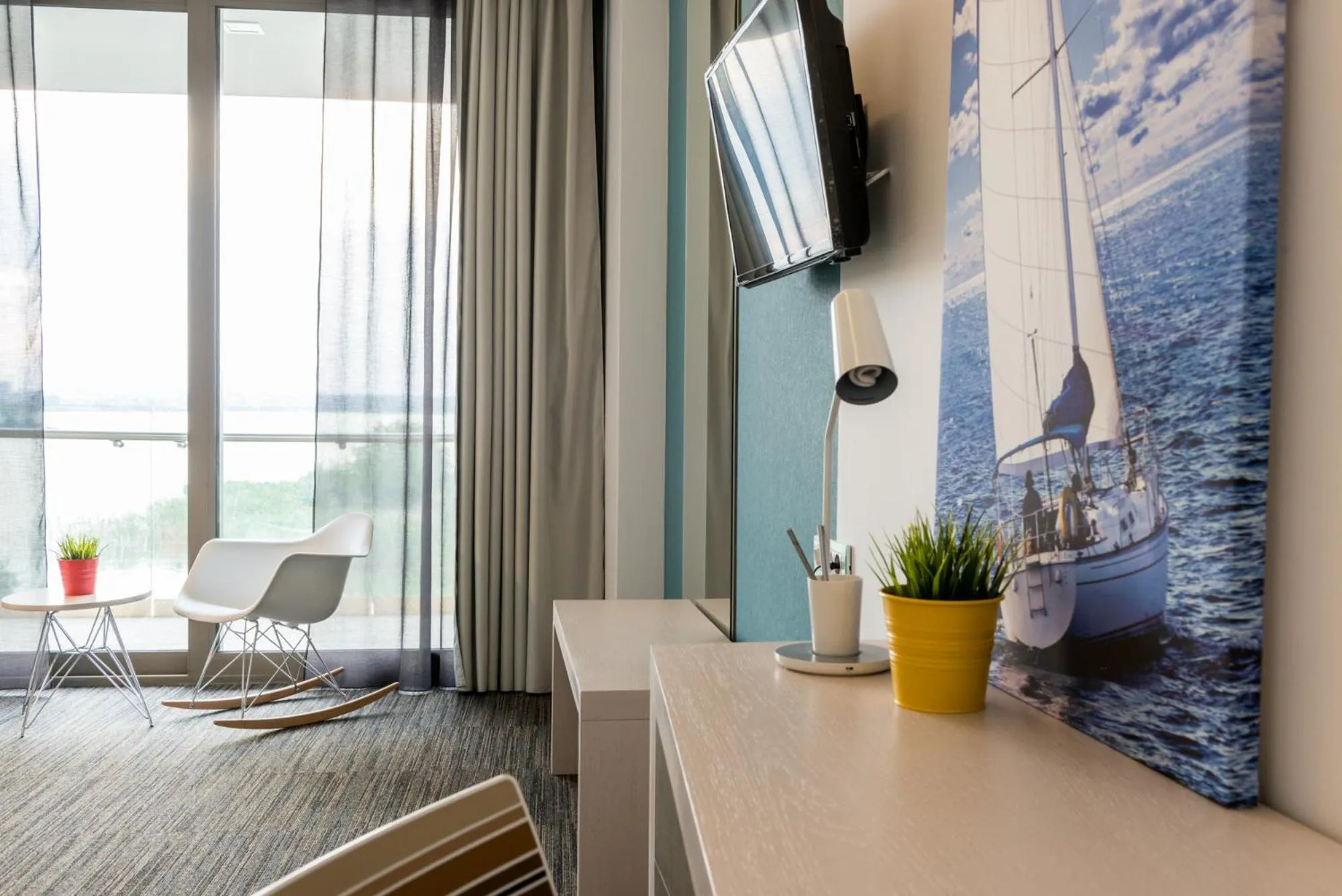 TV and multimedia in Hotel On Plonge Junior