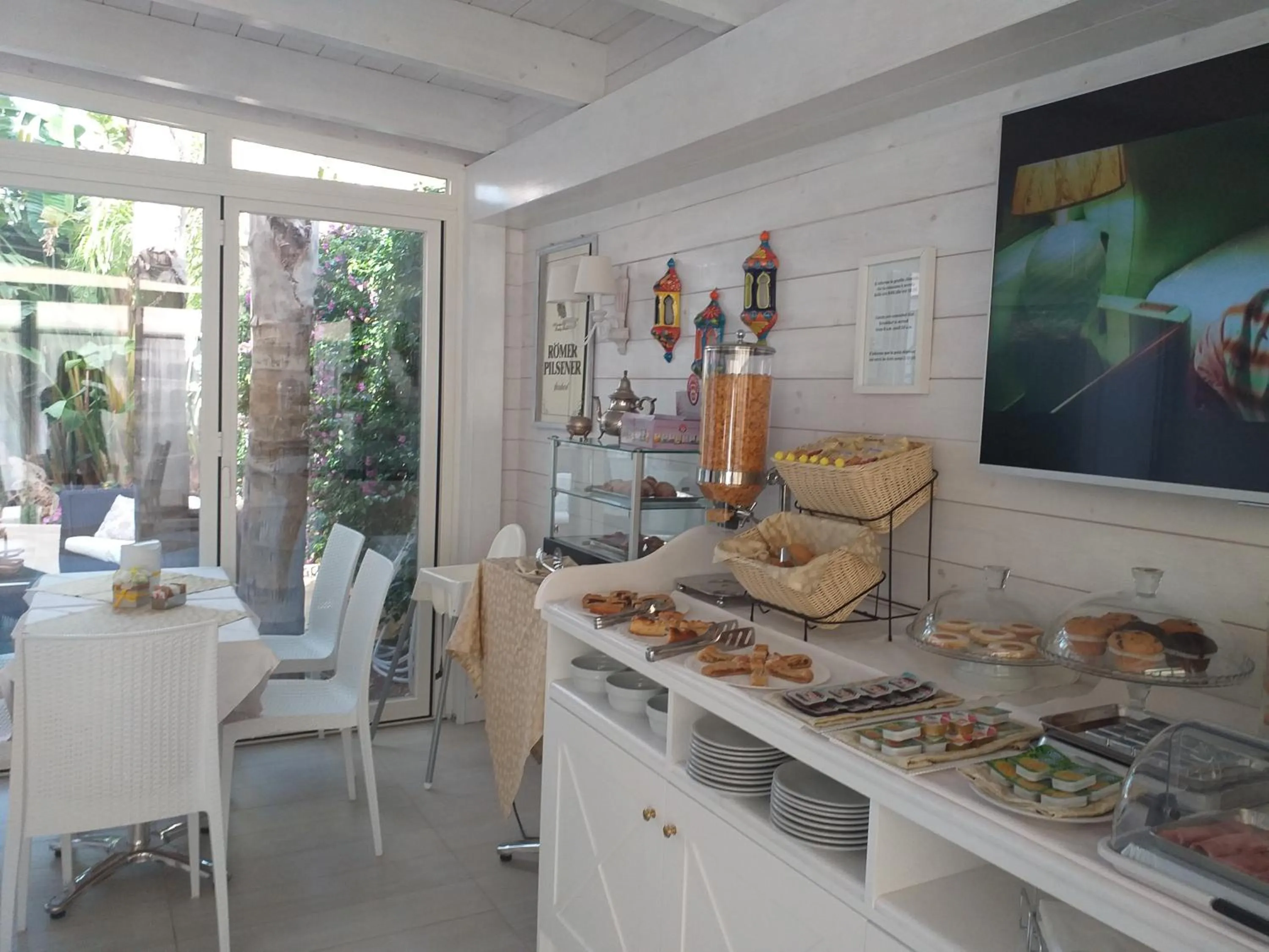 Breakfast in Falli Exclusive Rooms and Breakfast -Boutique B&B-