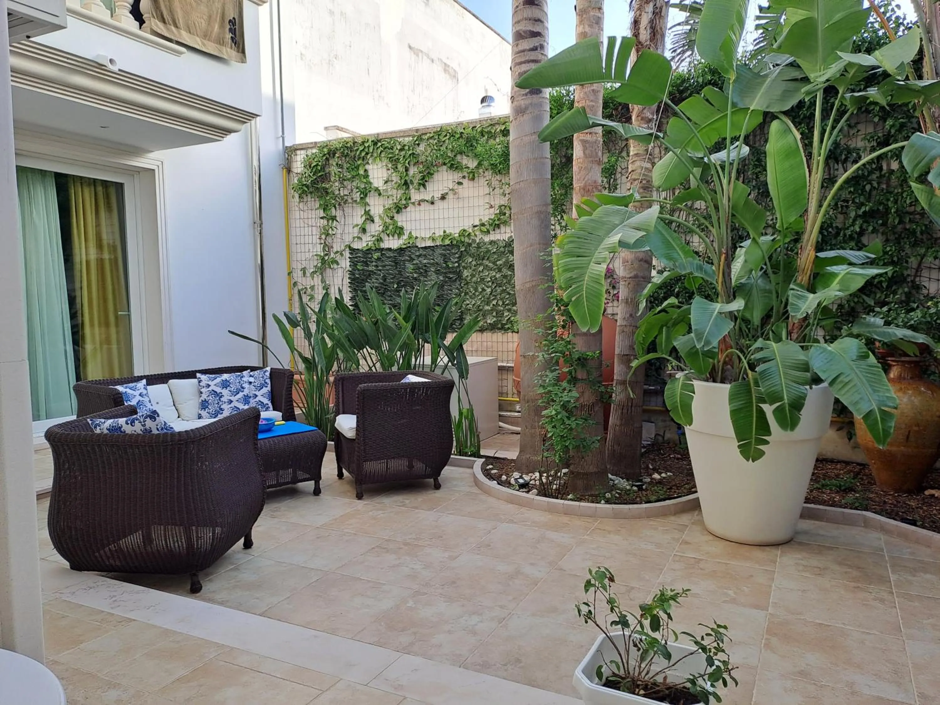 Garden in Falli Exclusive Rooms and Breakfast -Boutique B&B-