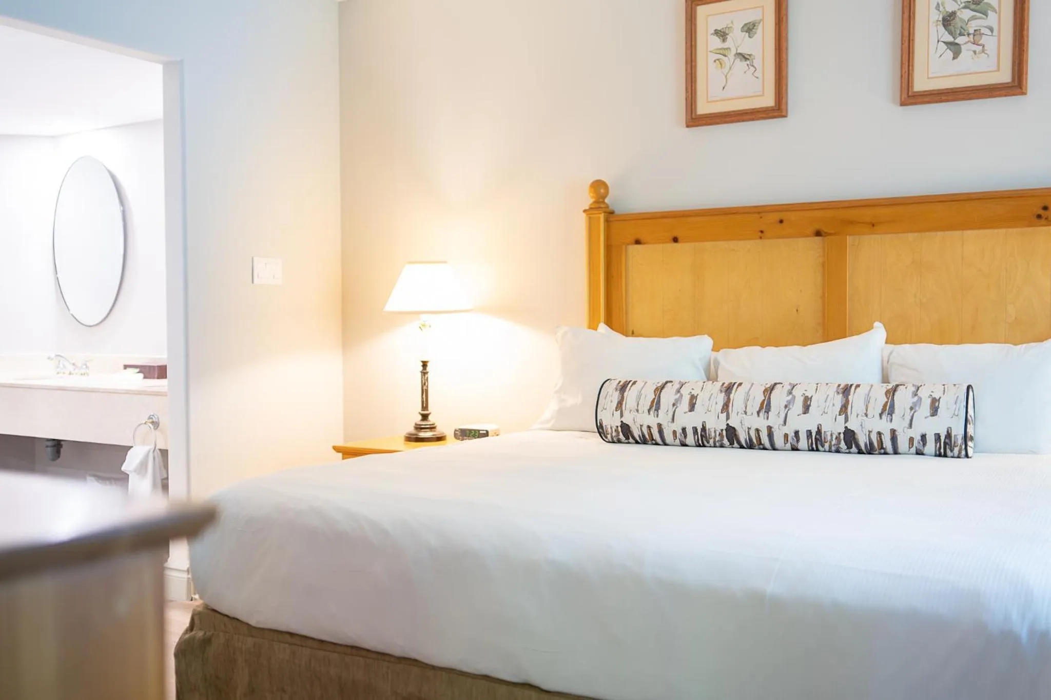 Bed in Horseshoe Valley Suites - The Evergreen