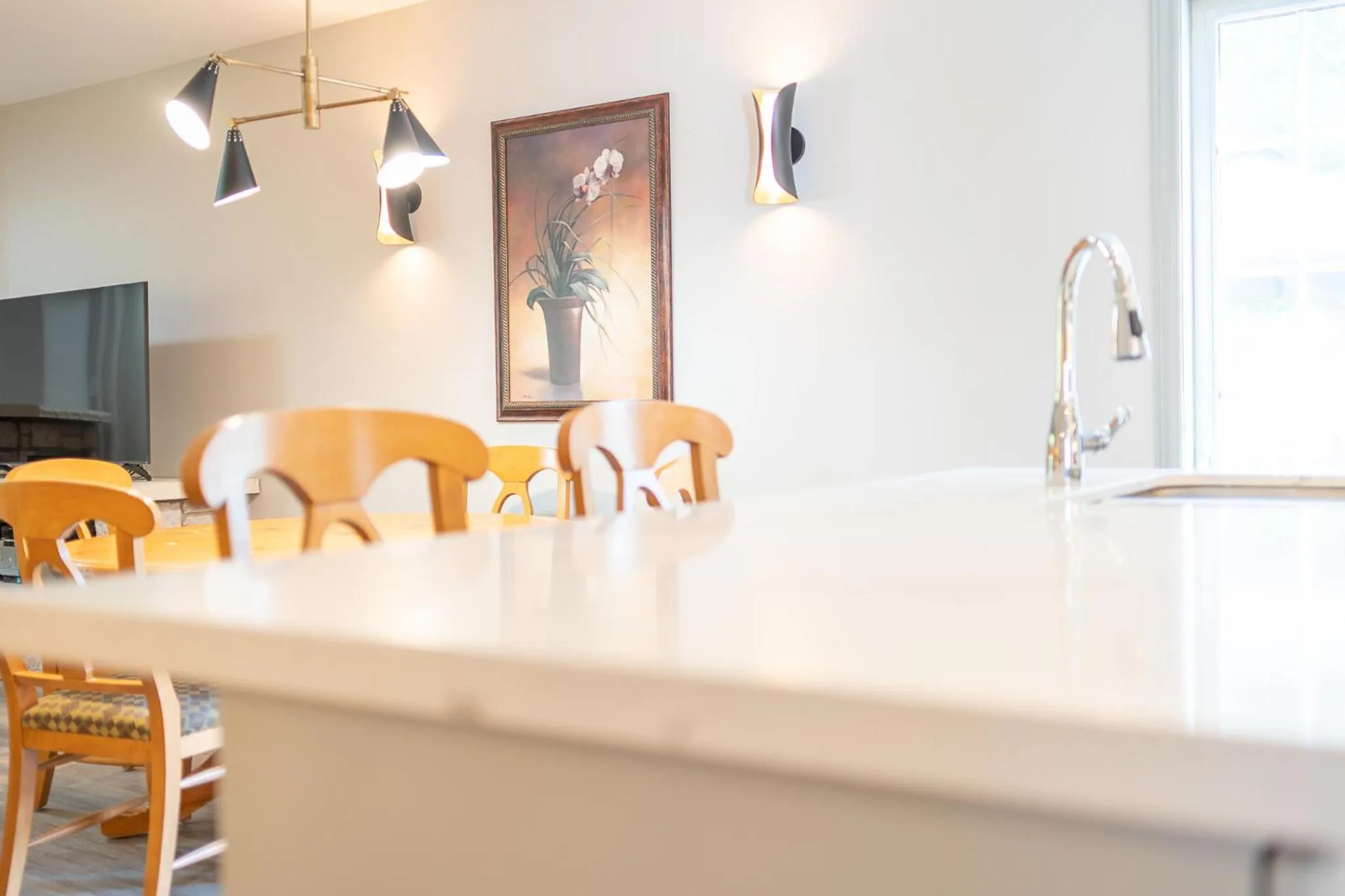 TV and multimedia in Horseshoe Valley Suites - The Evergreen