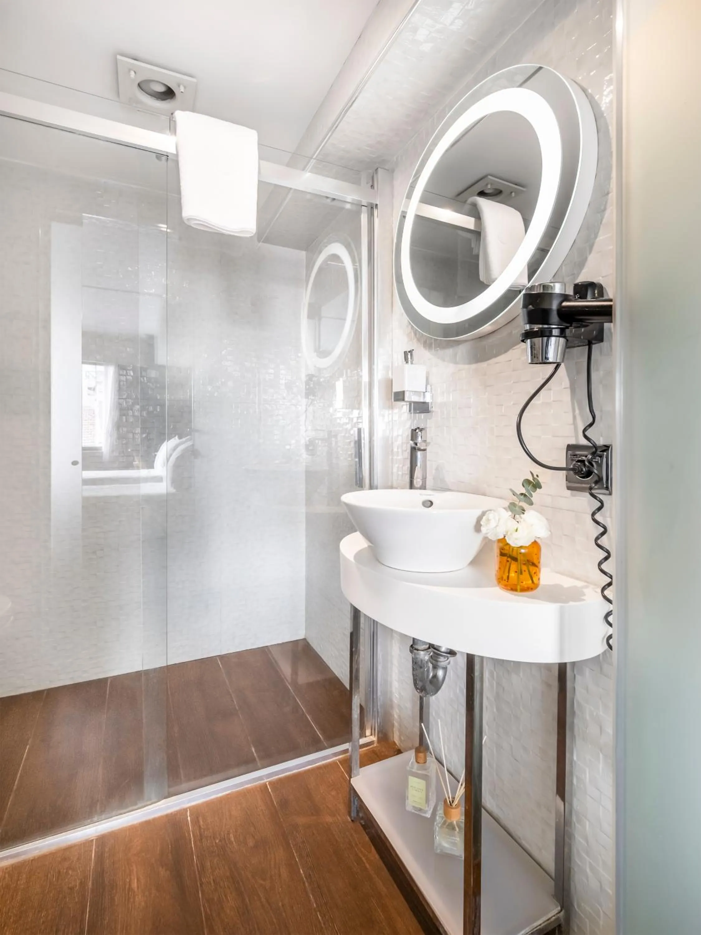 Shower in Misa Hotel