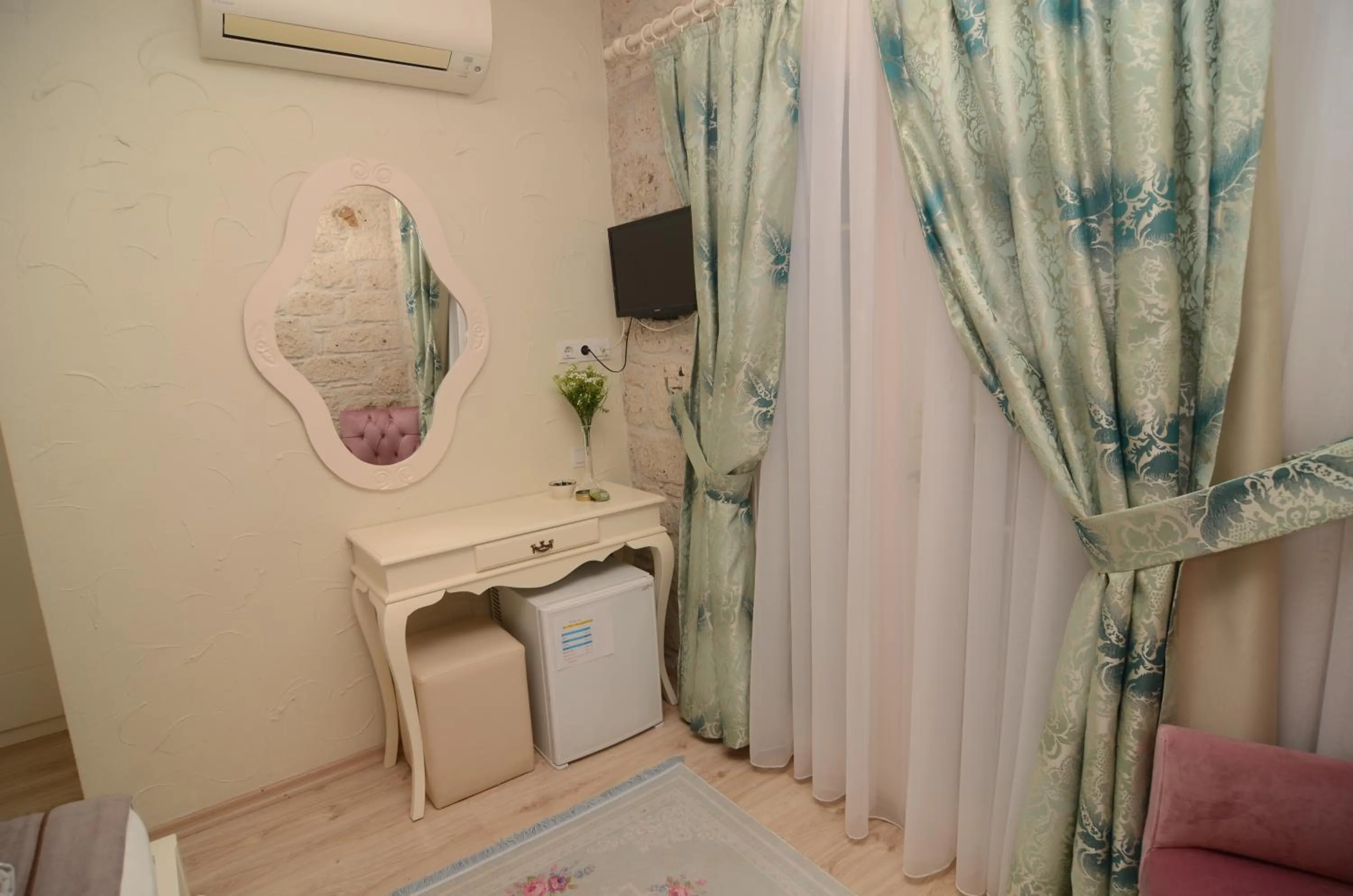 Alacati Eldoris Butik Hotel