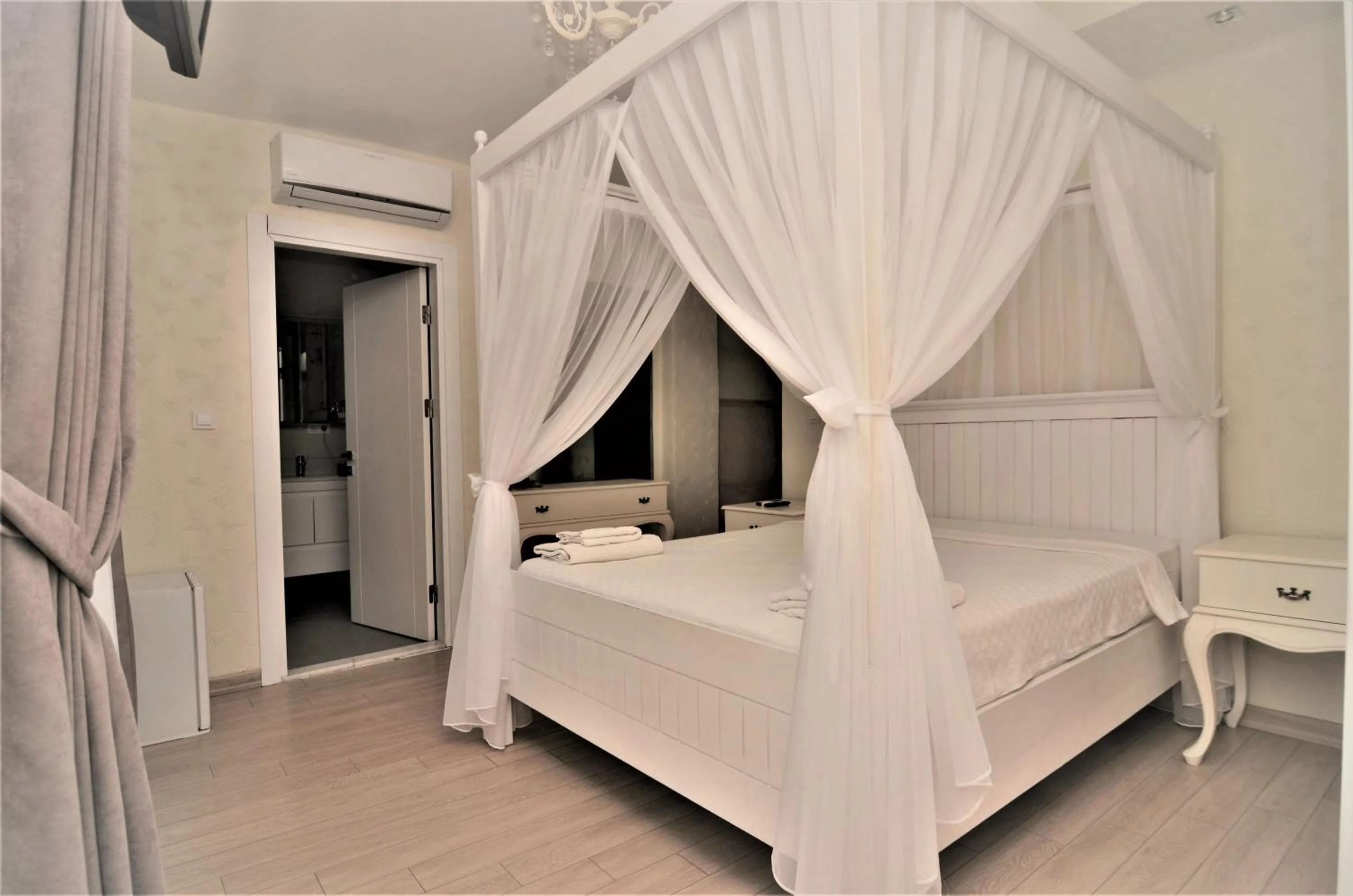 Bed in Alacati Eldoris Butik Hotel