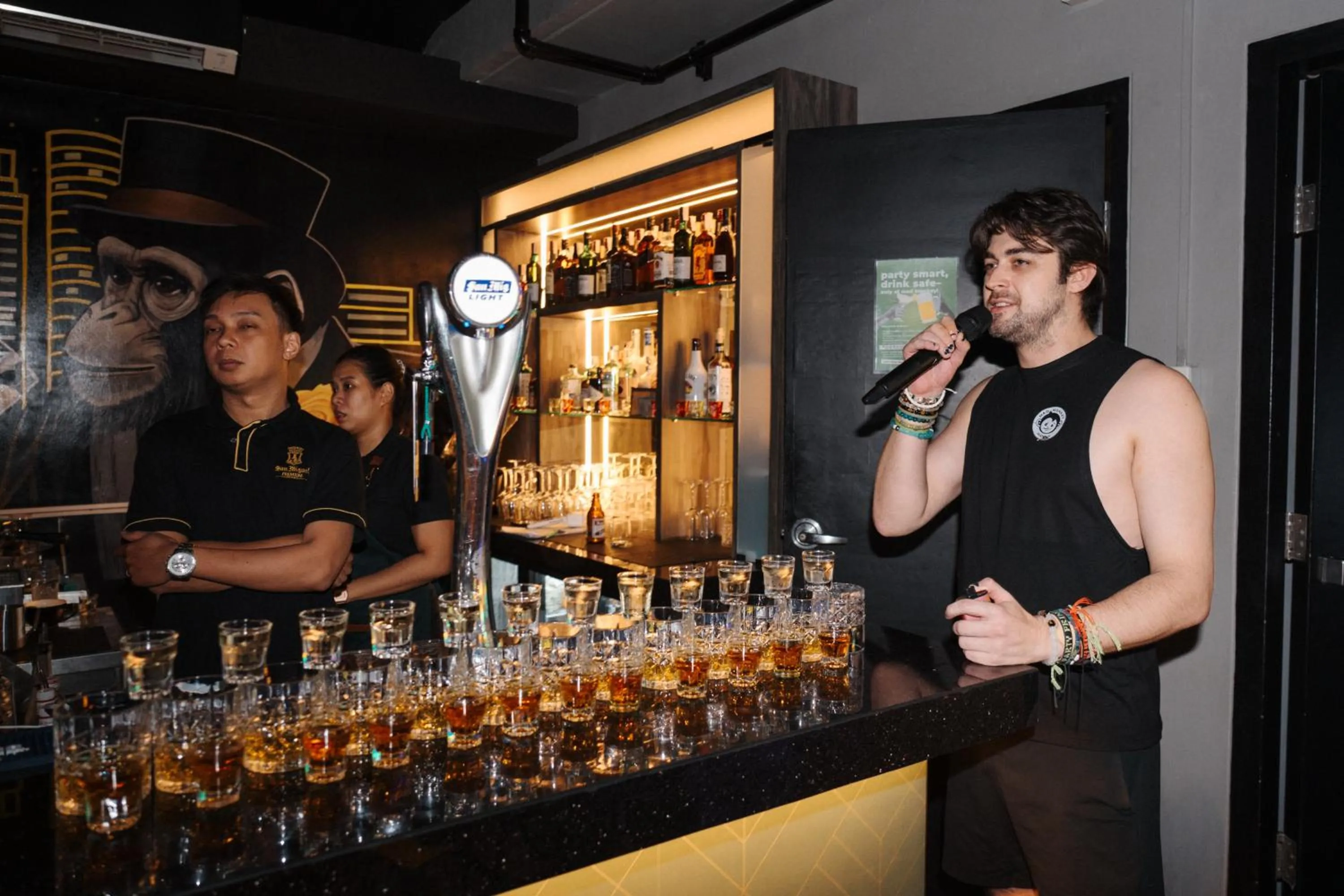 Lounge or bar in Mad Monkey Manila