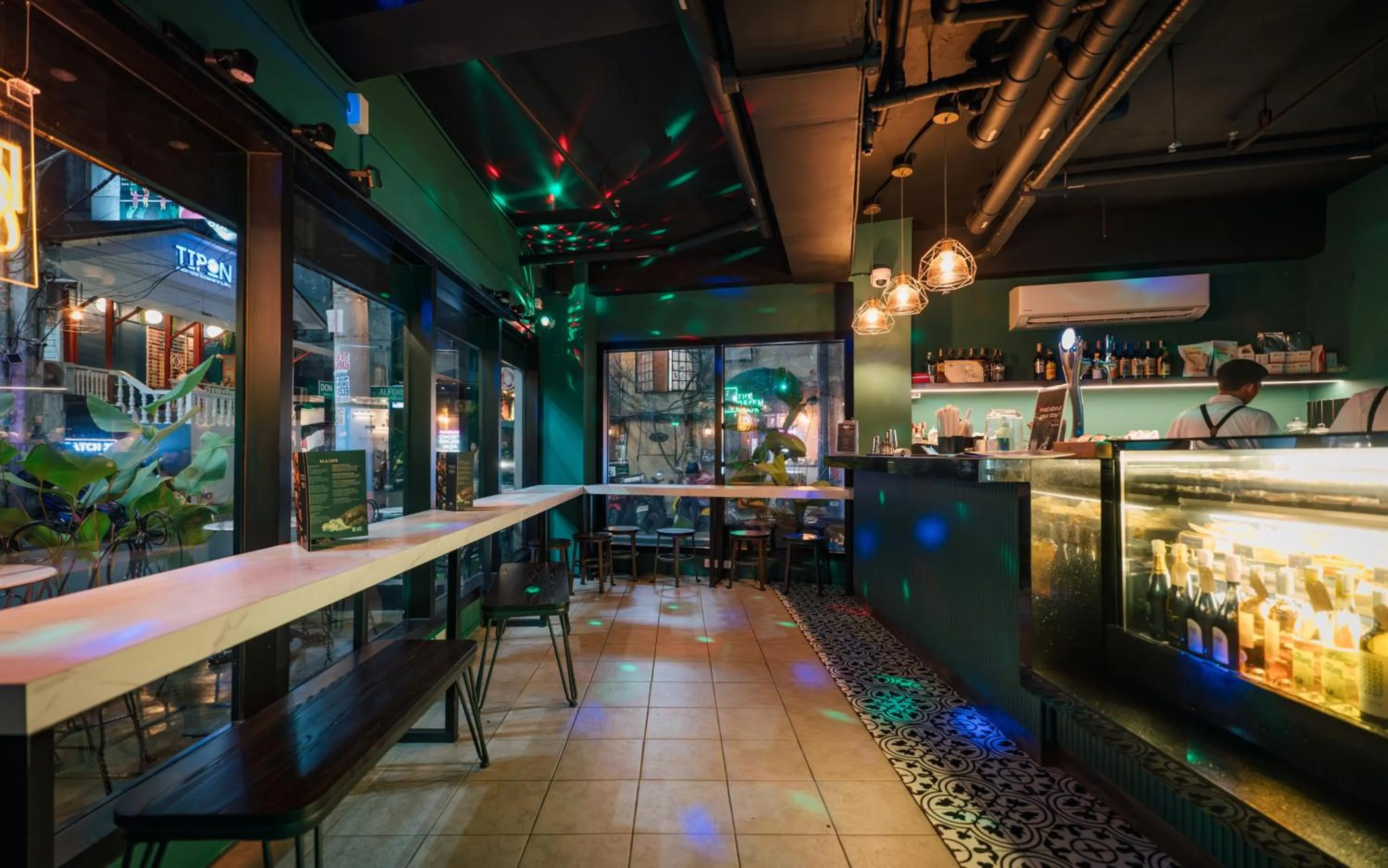 Restaurant/places to eat in Mad Monkey Manila