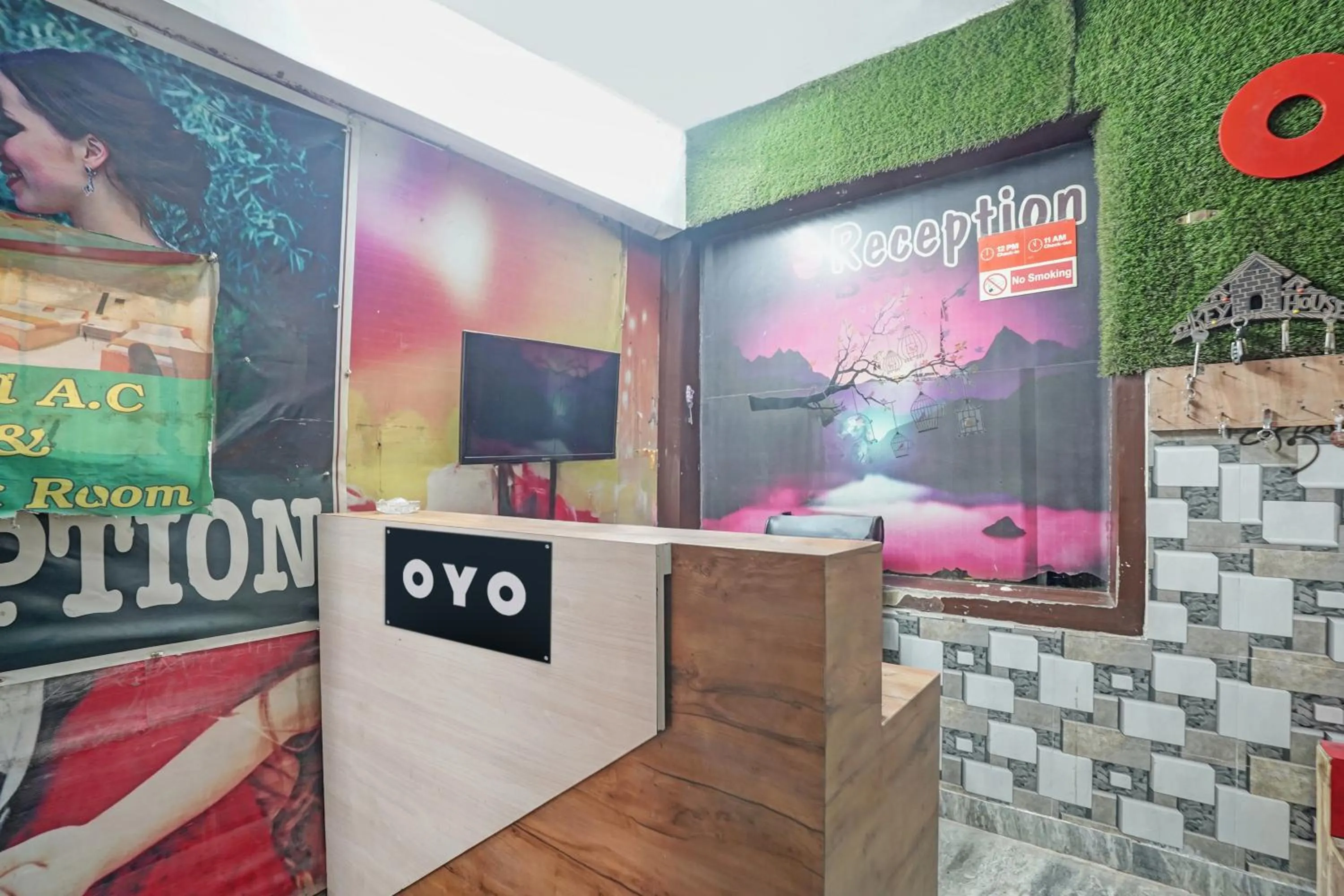 Lobby or reception in Hotel O Ginni