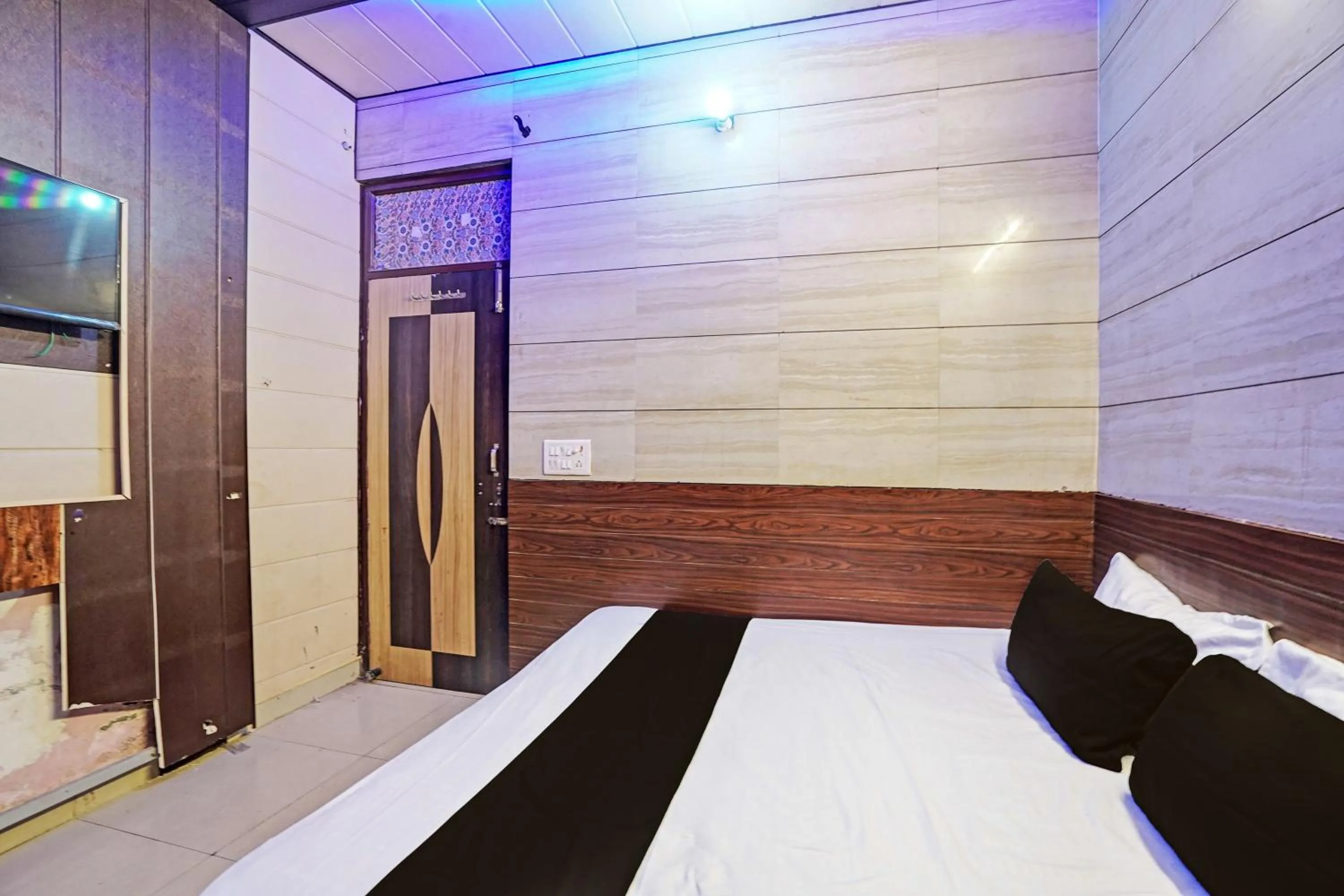 Bedroom in Hotel O Ginni