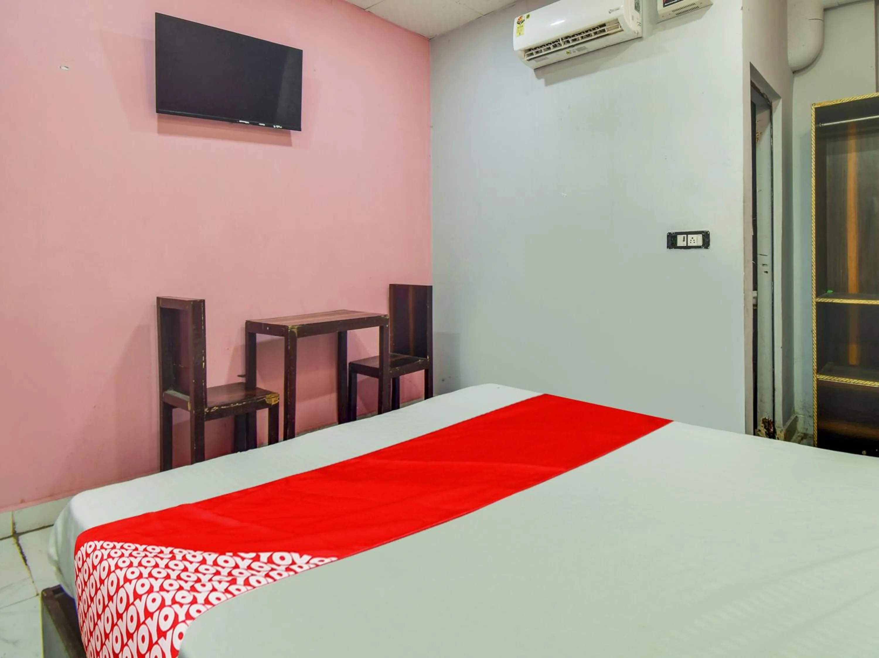Bedroom, Bed in Hotel O Dev Residency Inn