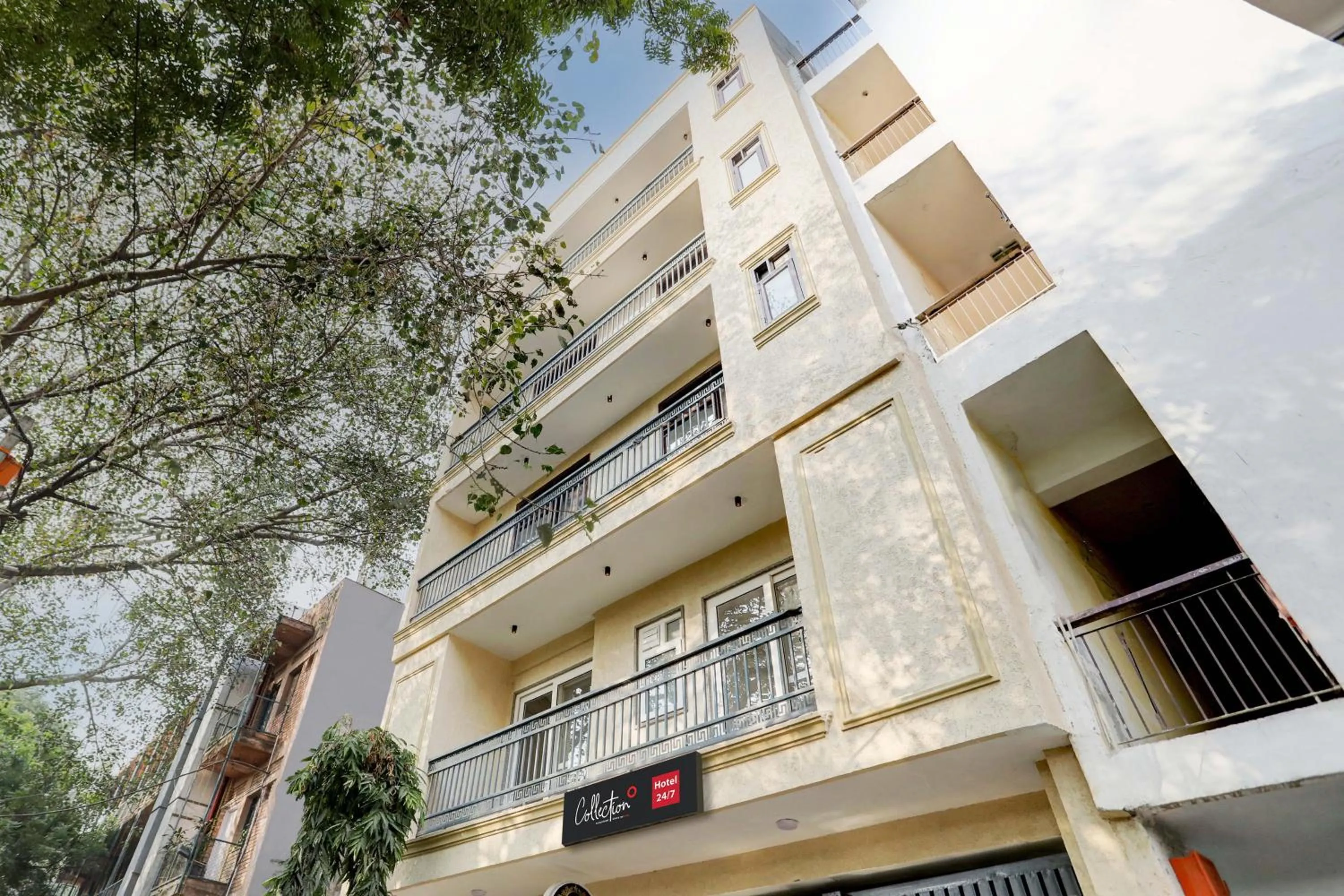 Facade/entrance in Super Collection O 24/7 Hotel