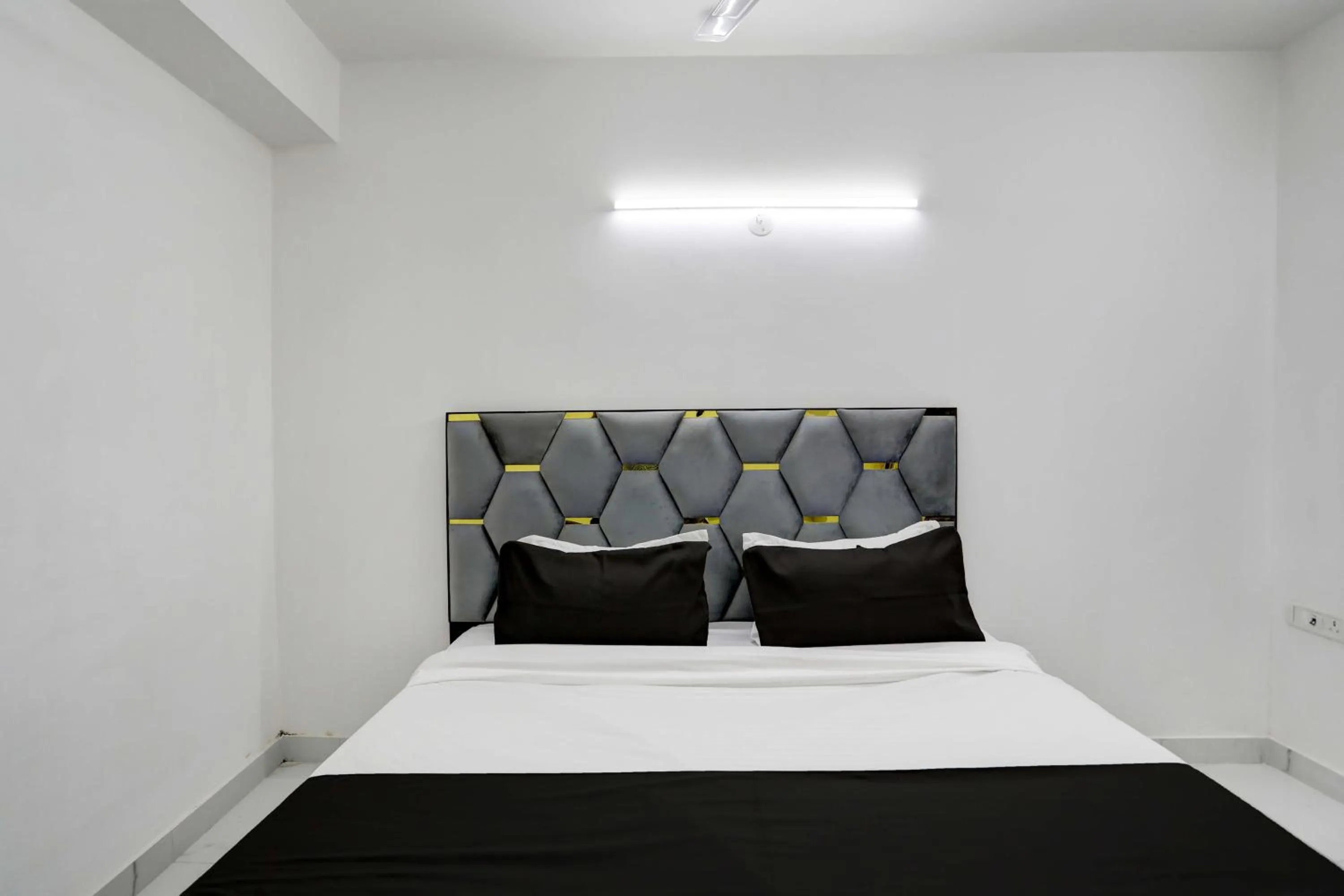 Bedroom, Bed in Super Collection O 24/7 Hotel