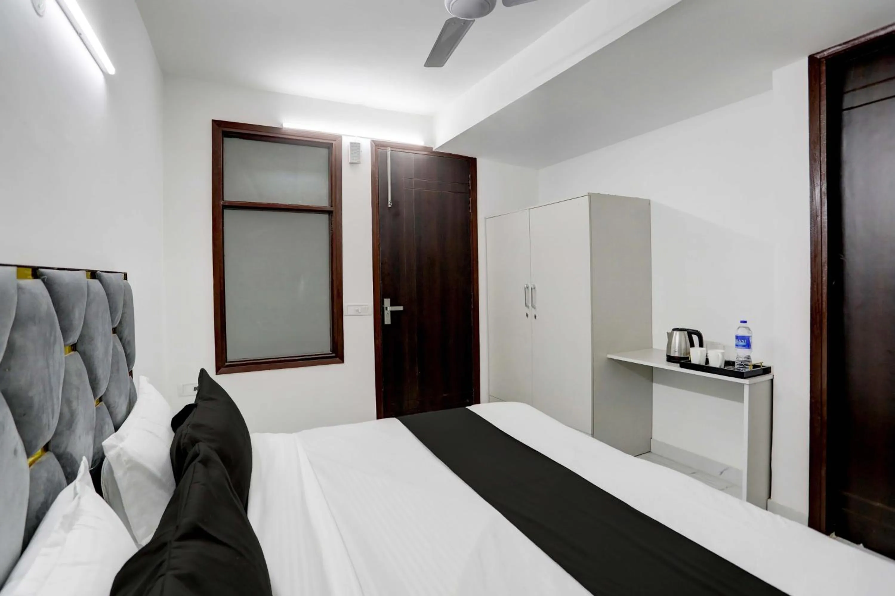 Bedroom in Super Collection O 24/7 Hotel