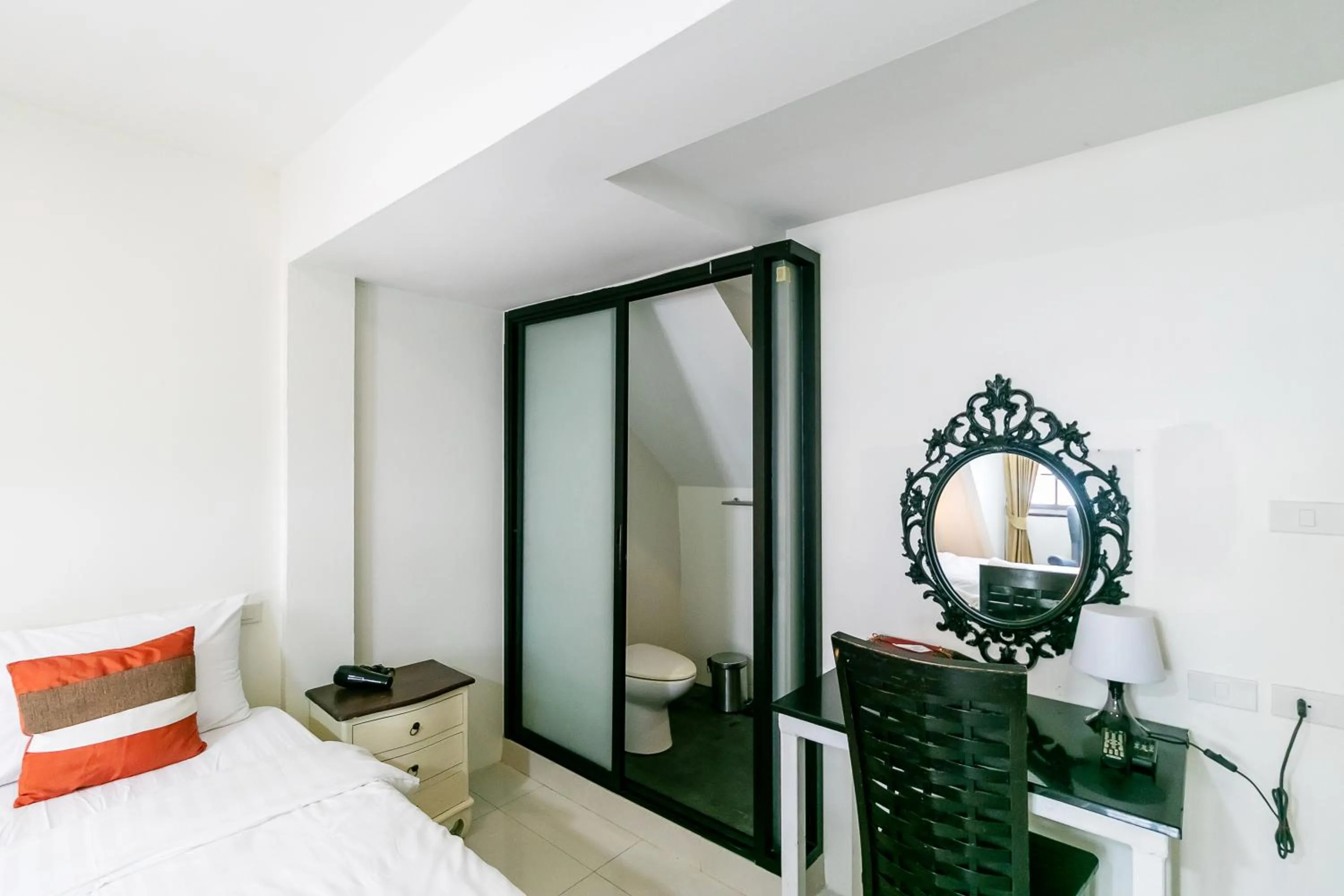 Bed in Narastay @ Phrom Phong