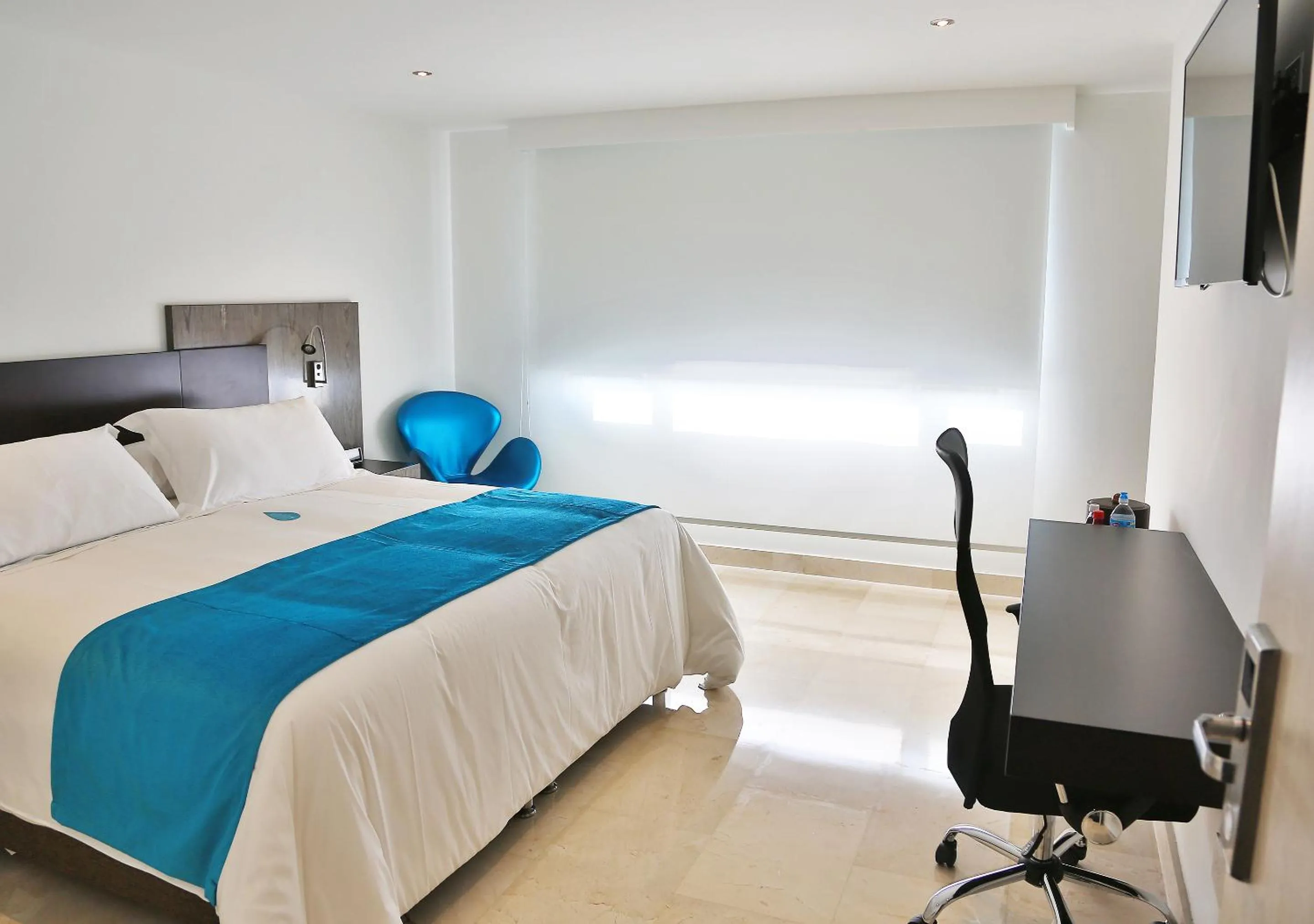 Bedroom, Bed in Washington Plaza