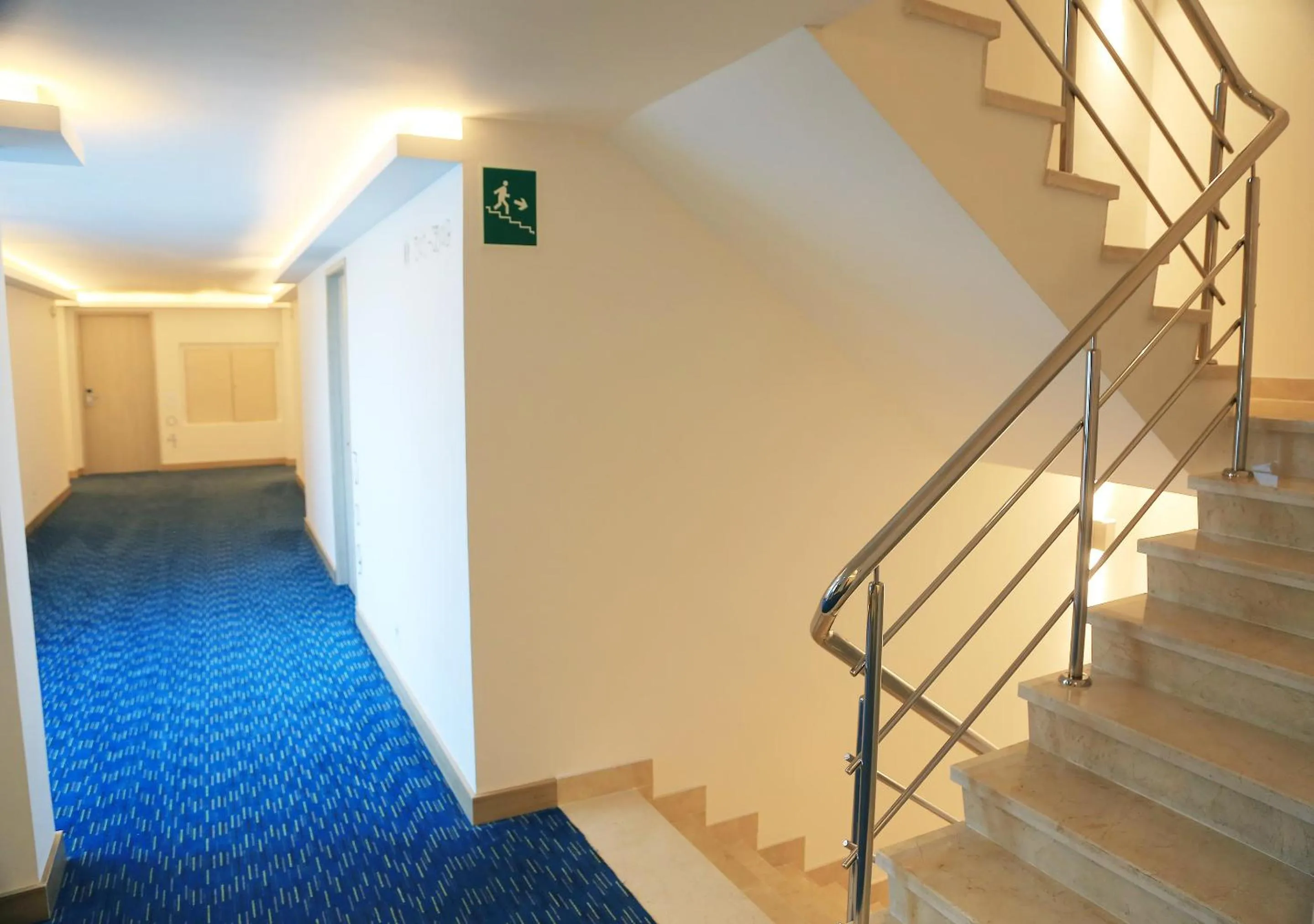 Property building in Washington Plaza