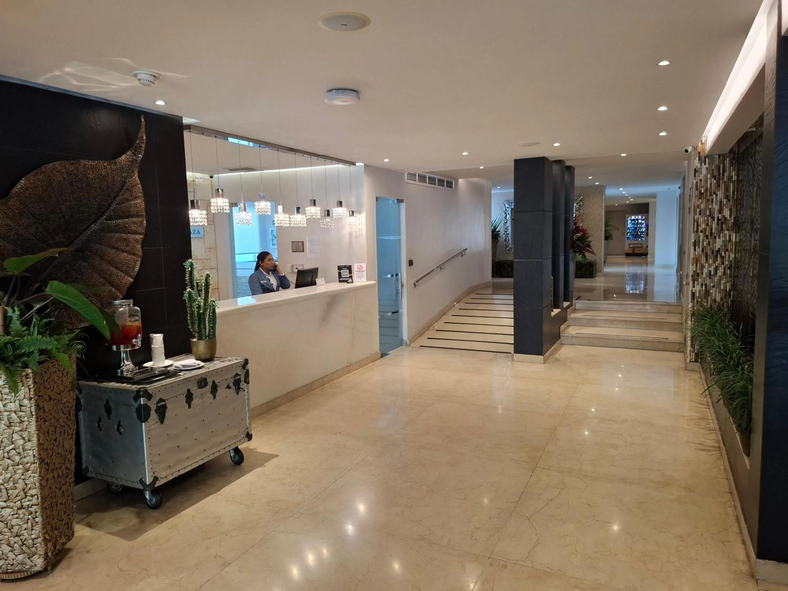 Lobby or reception in Washington Plaza