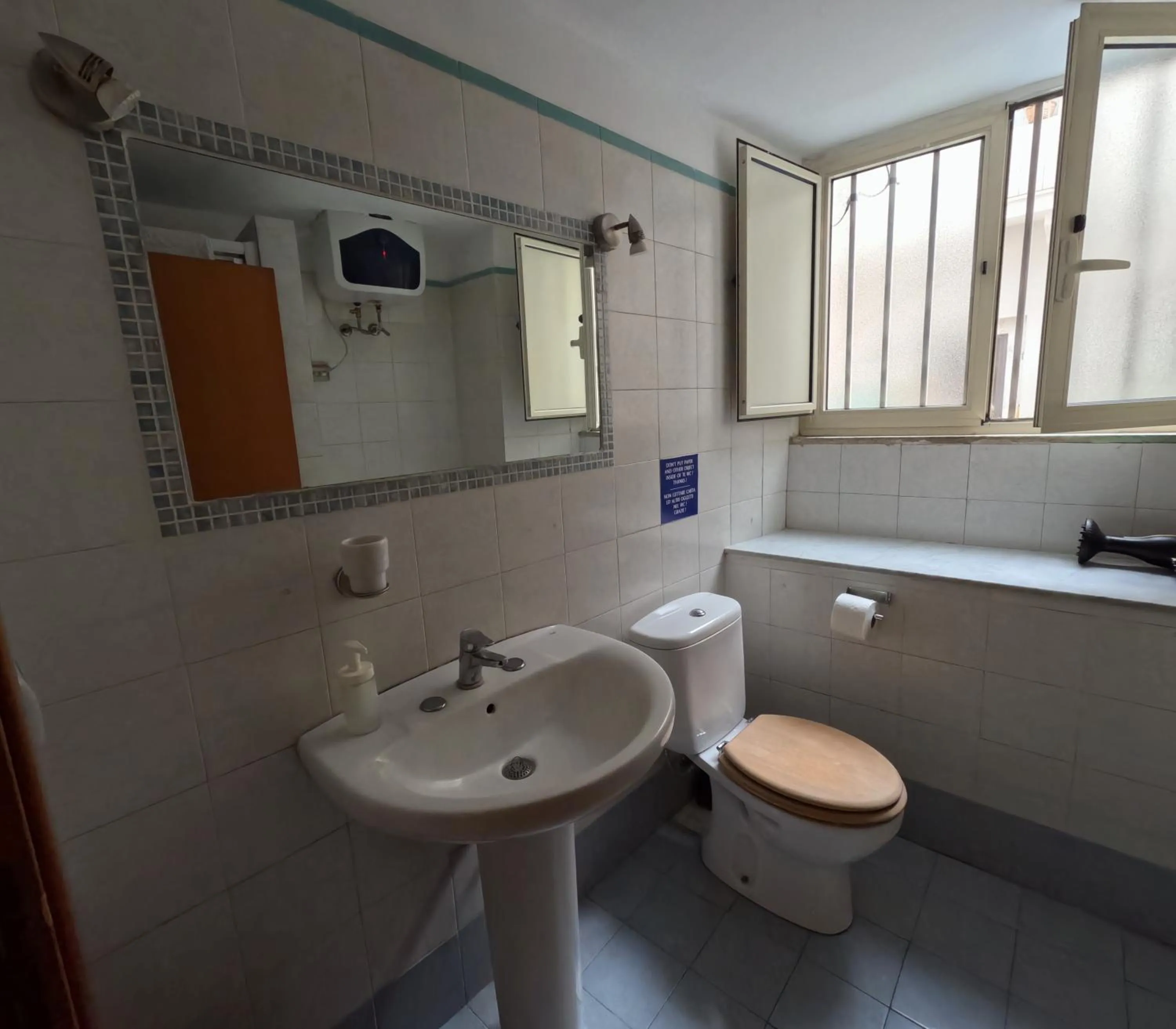 Bathroom in Hotel Gorizia