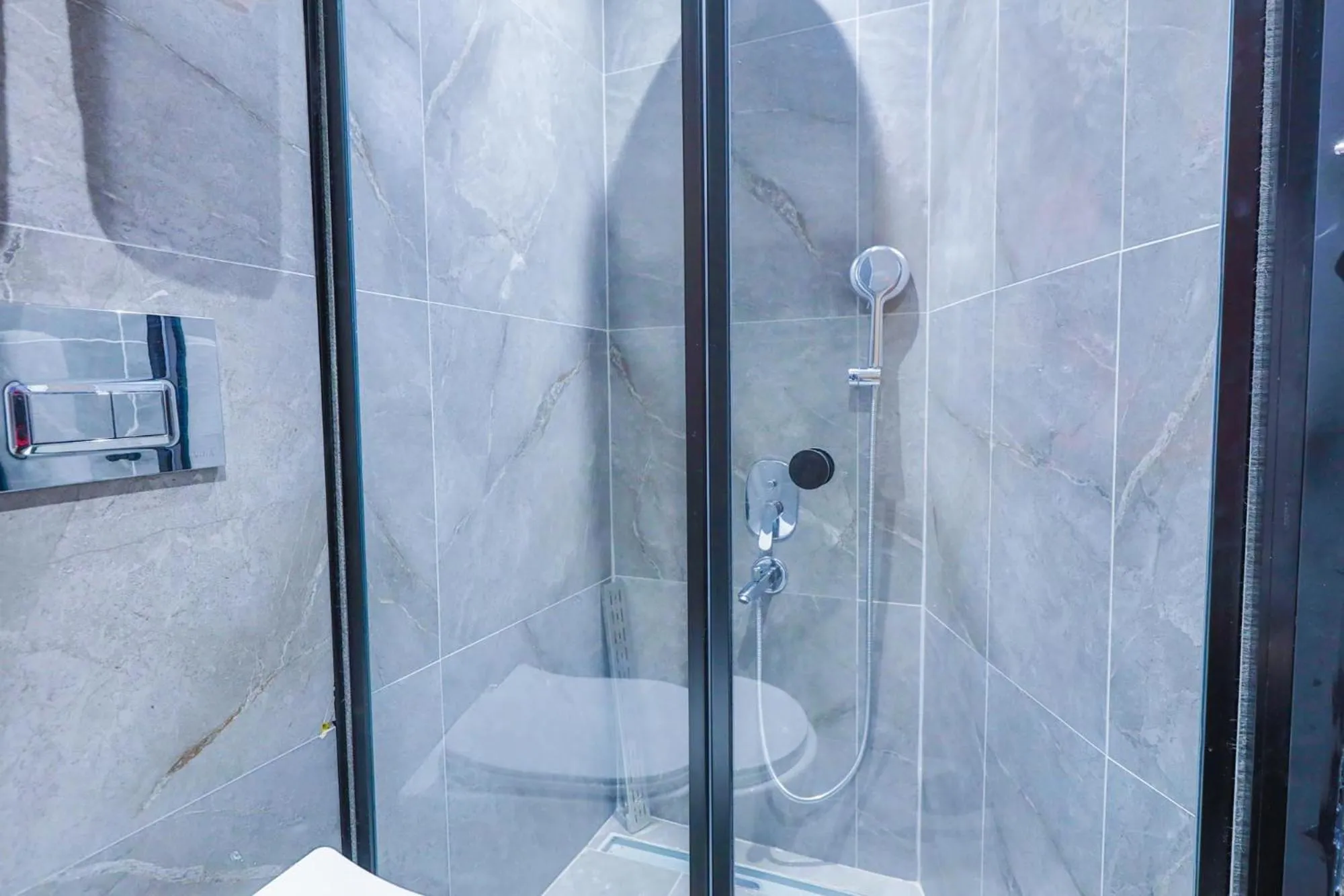 Shower in Silver Inn Spa